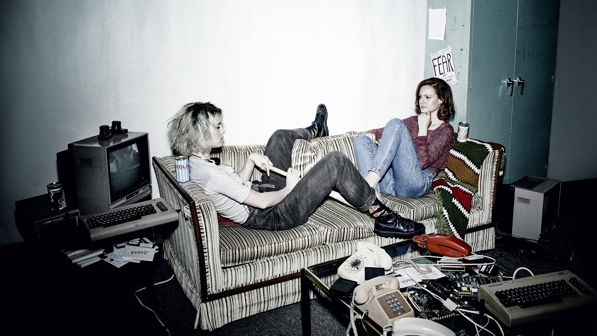Mackenzie Davis and another person in a room HD Wallpaper