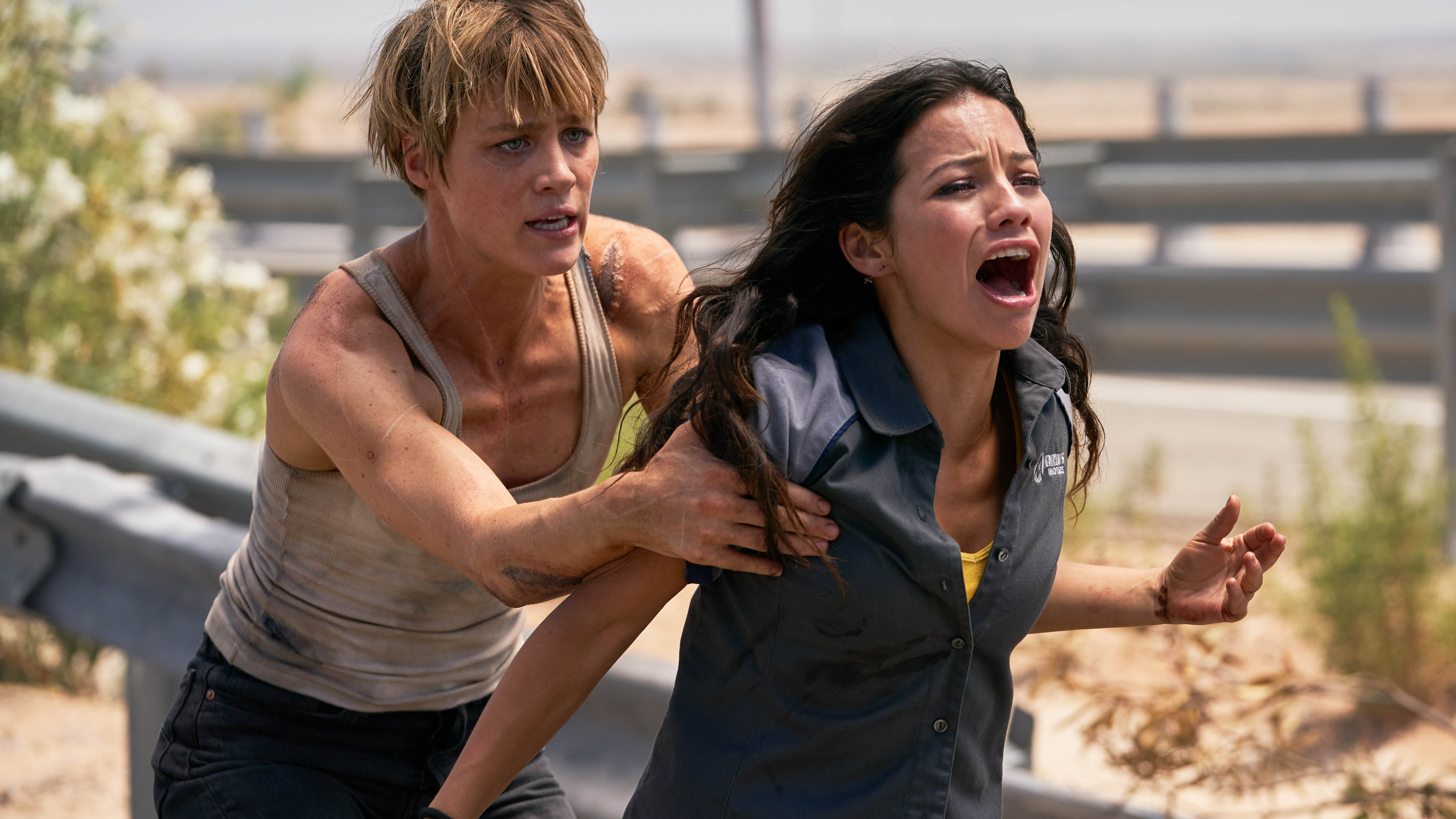 Mackenzie Davis and Natalia Reyes in Terminator: Dark Fate HD Wallpaper