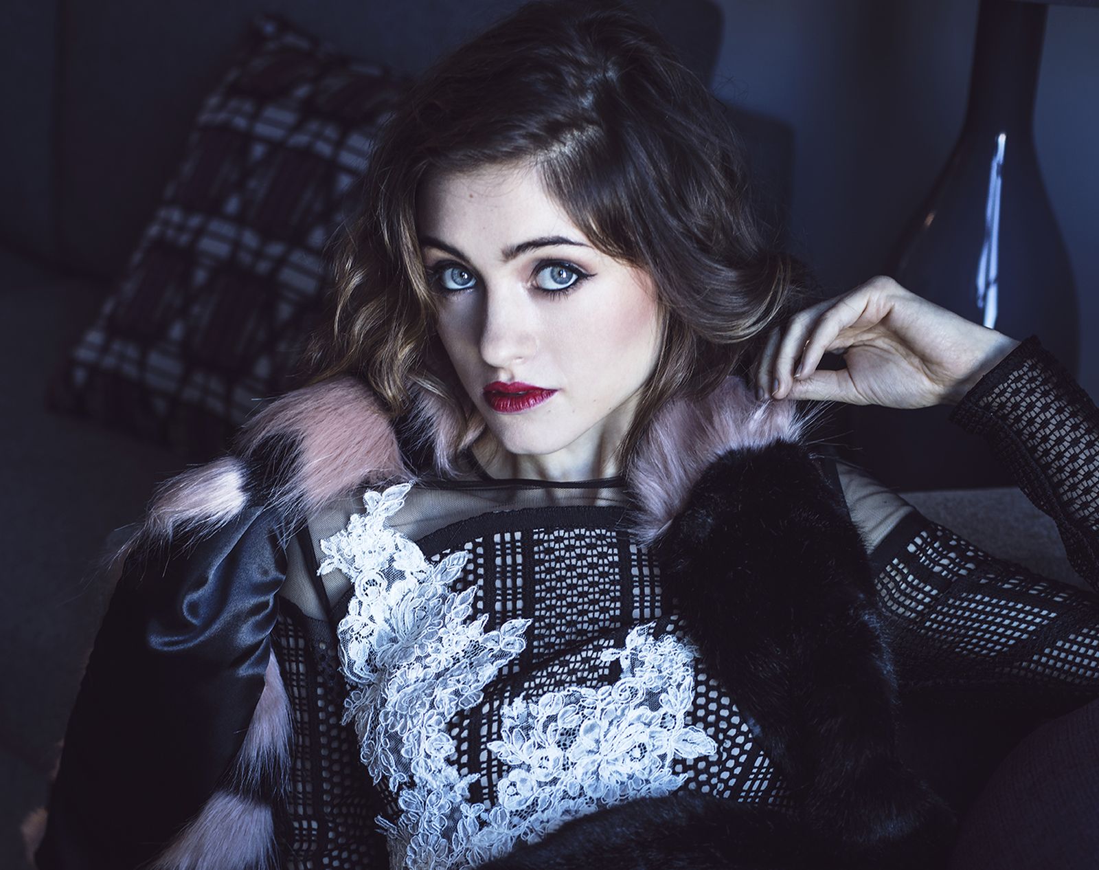 Natalia Dyer HD Wallpaper
