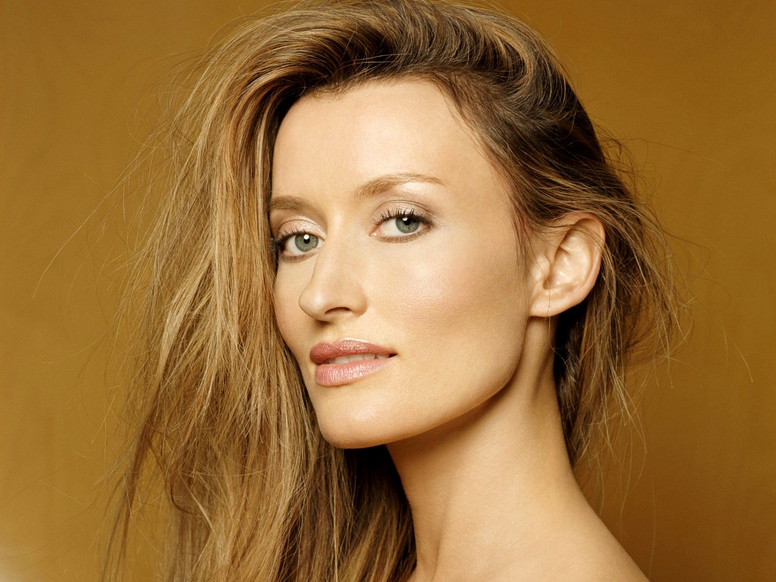 Natascha McElhone HD Wallpaper