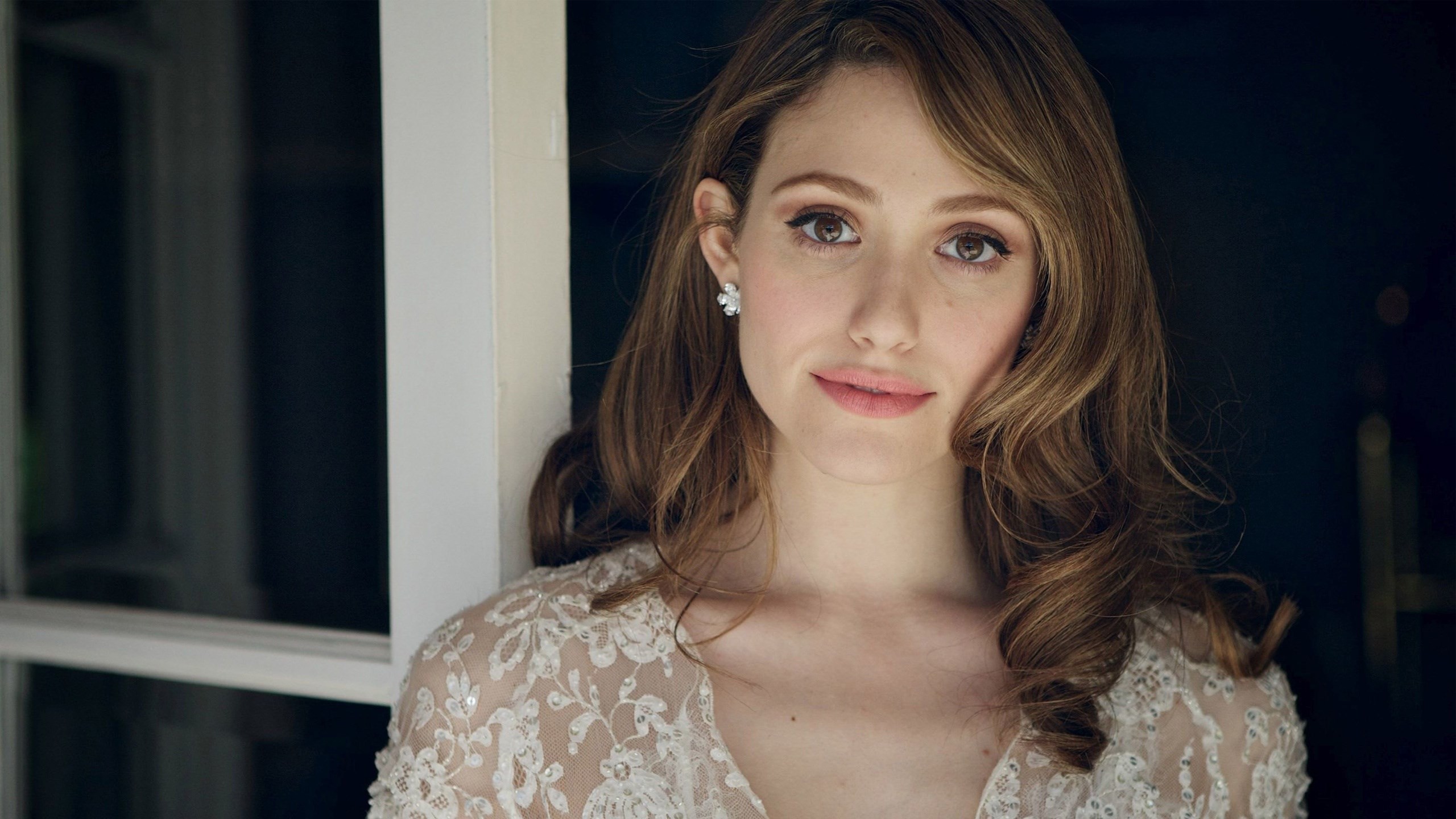 Emmy Rossum wearing a white lace dress HD Wallpaper