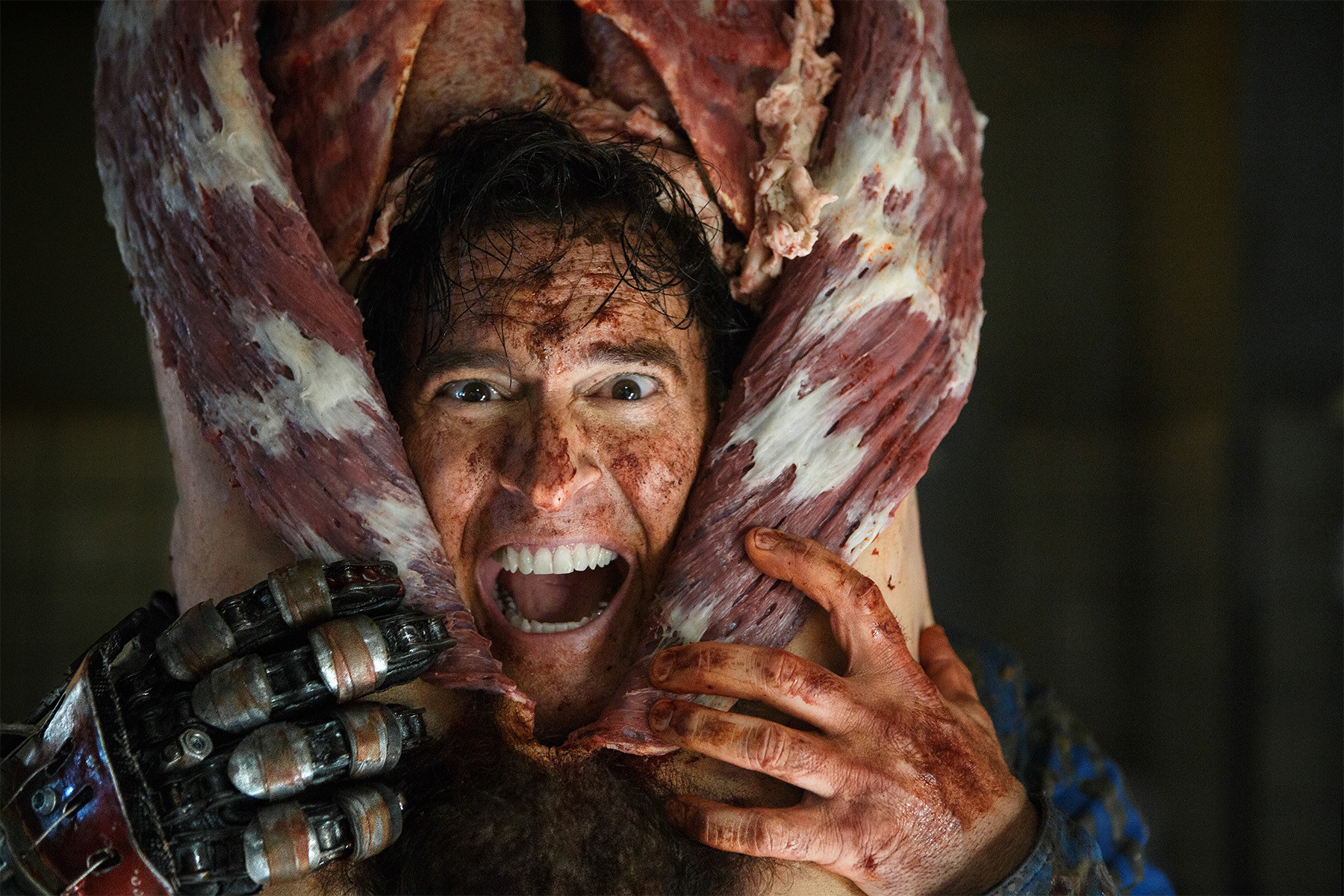 Bruce Campbell covered in gore HD Wallpaper