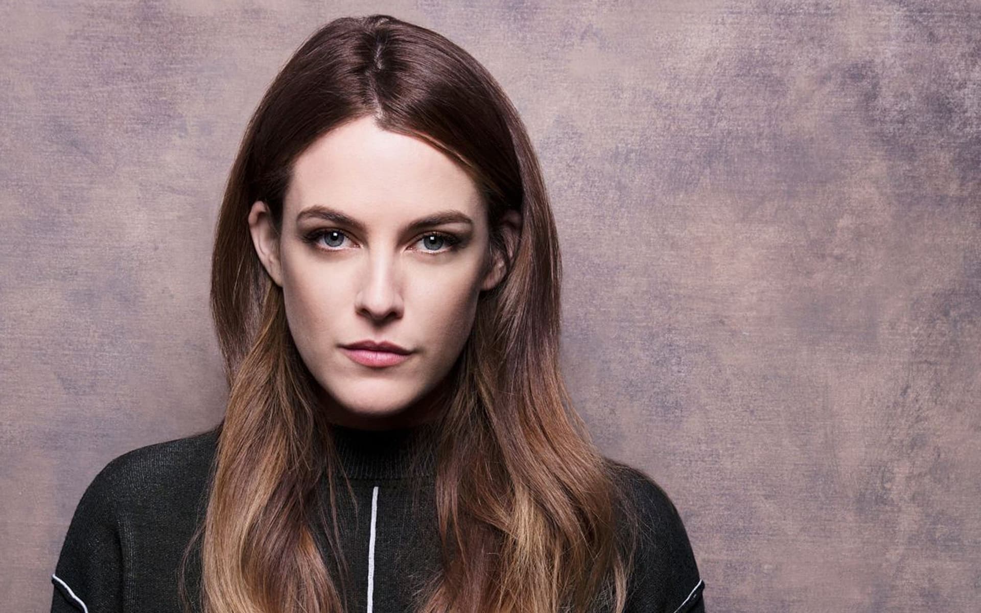 Riley Keough HD Wallpaper