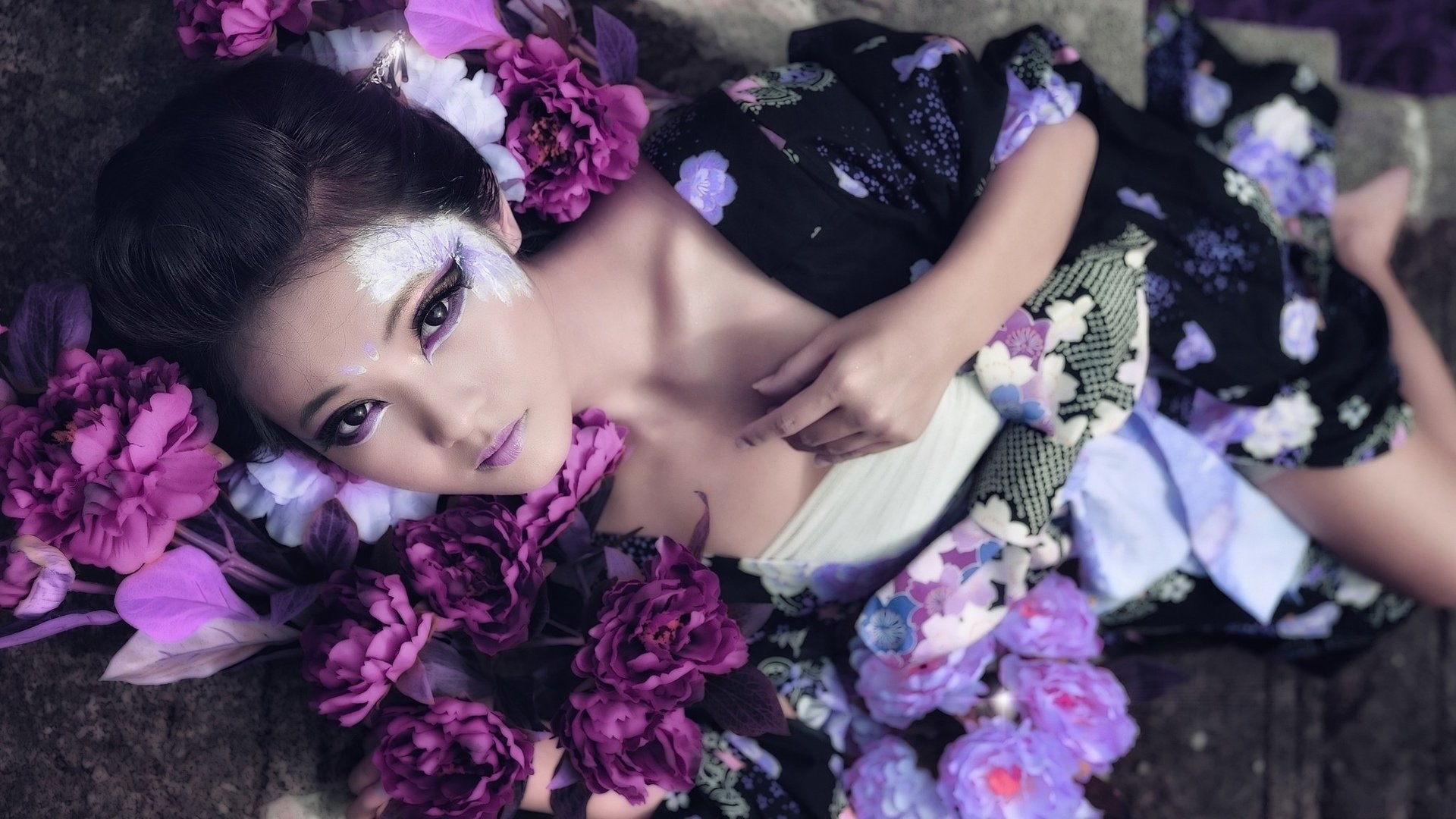 Woman in kimono with purple flowers HD Wallpaper