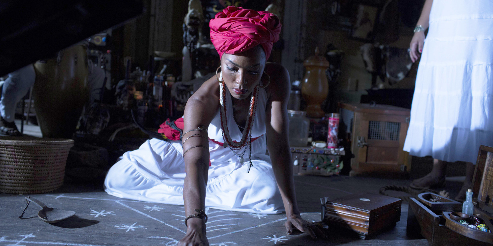 Angela Bassett in a ritualistic setting HD Wallpaper