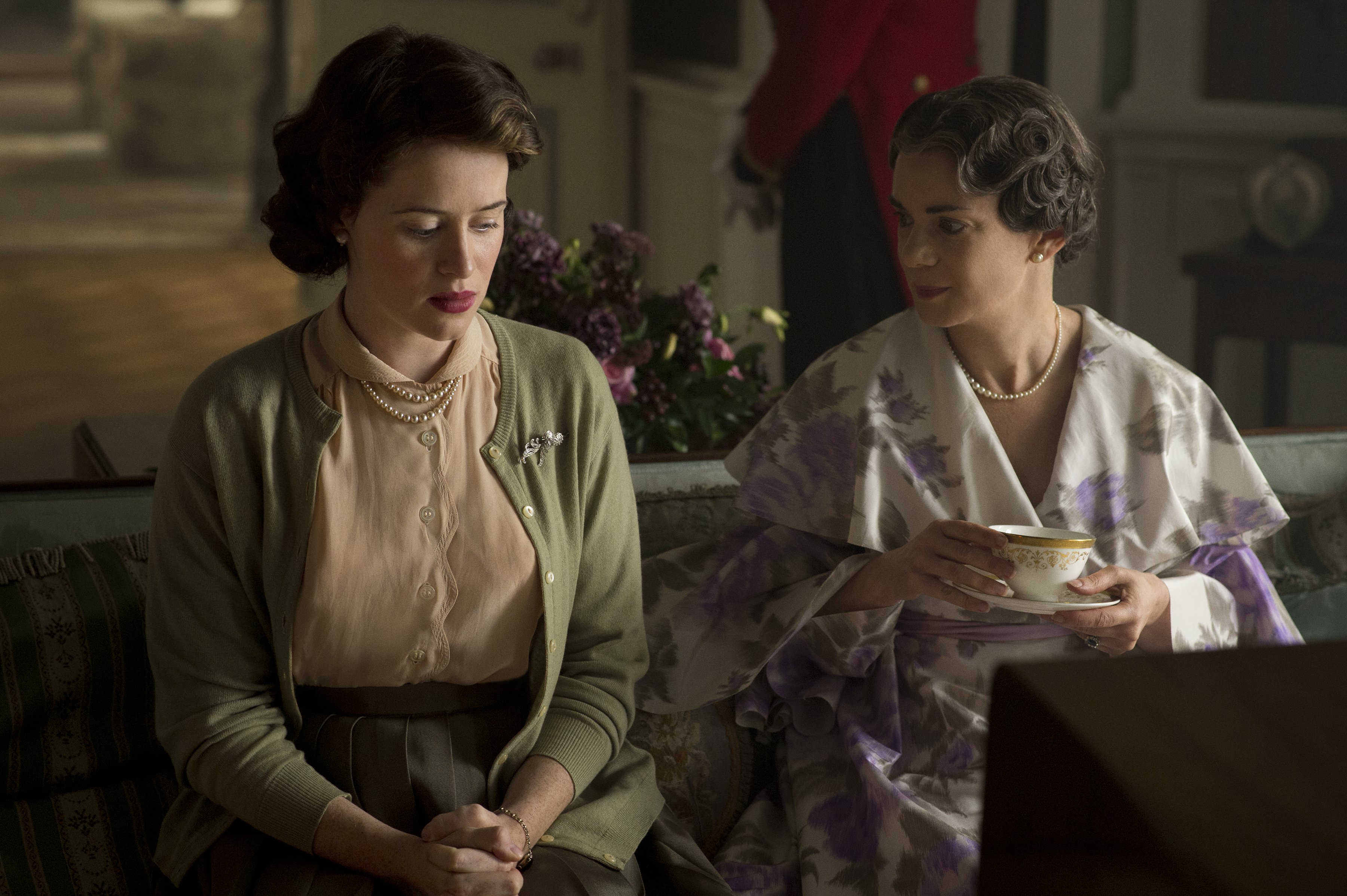 Claire Foy in The Crown HD Wallpaper