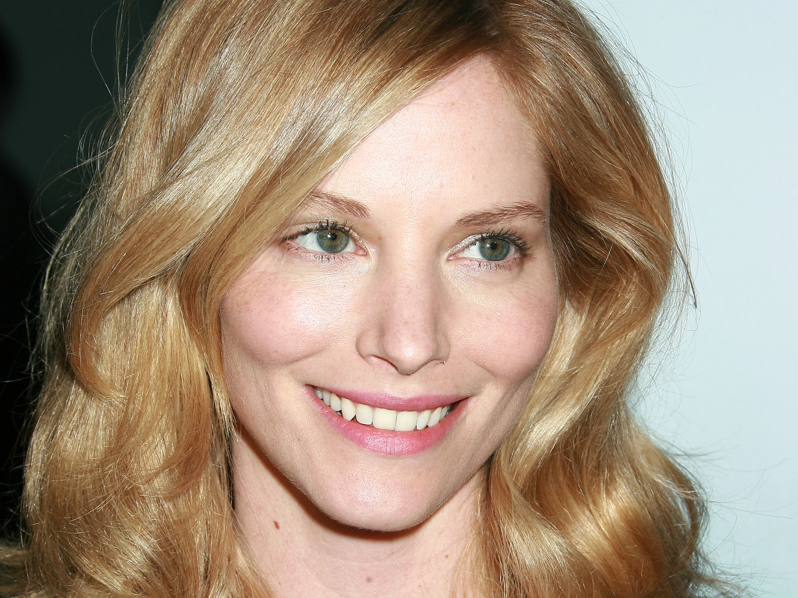 Sienna Guillory HD Wallpaper