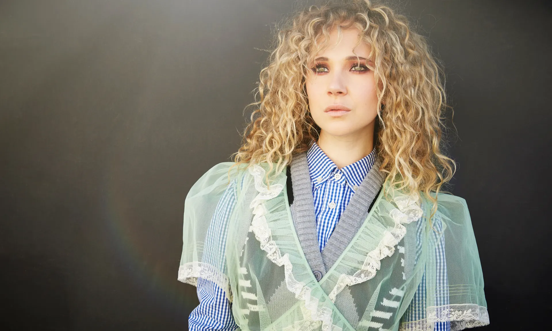 Juno Temple HD Wallpaper