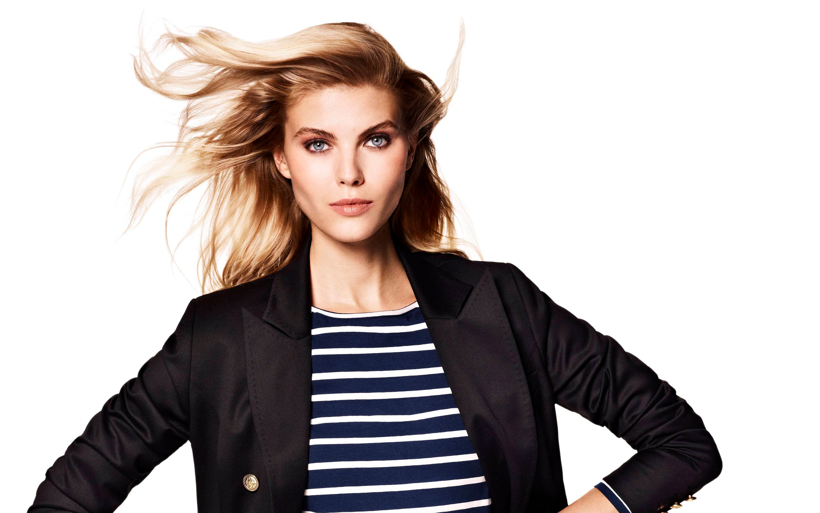 Maryna Linchuk wearing a black blazer and striped top HD Wallpaper