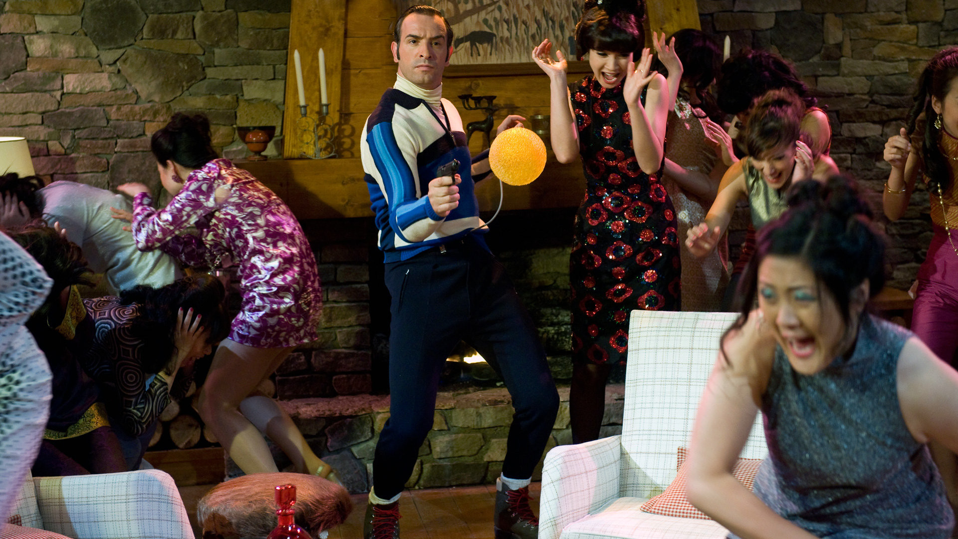 Jean Dujardin in a party scene HD Wallpaper