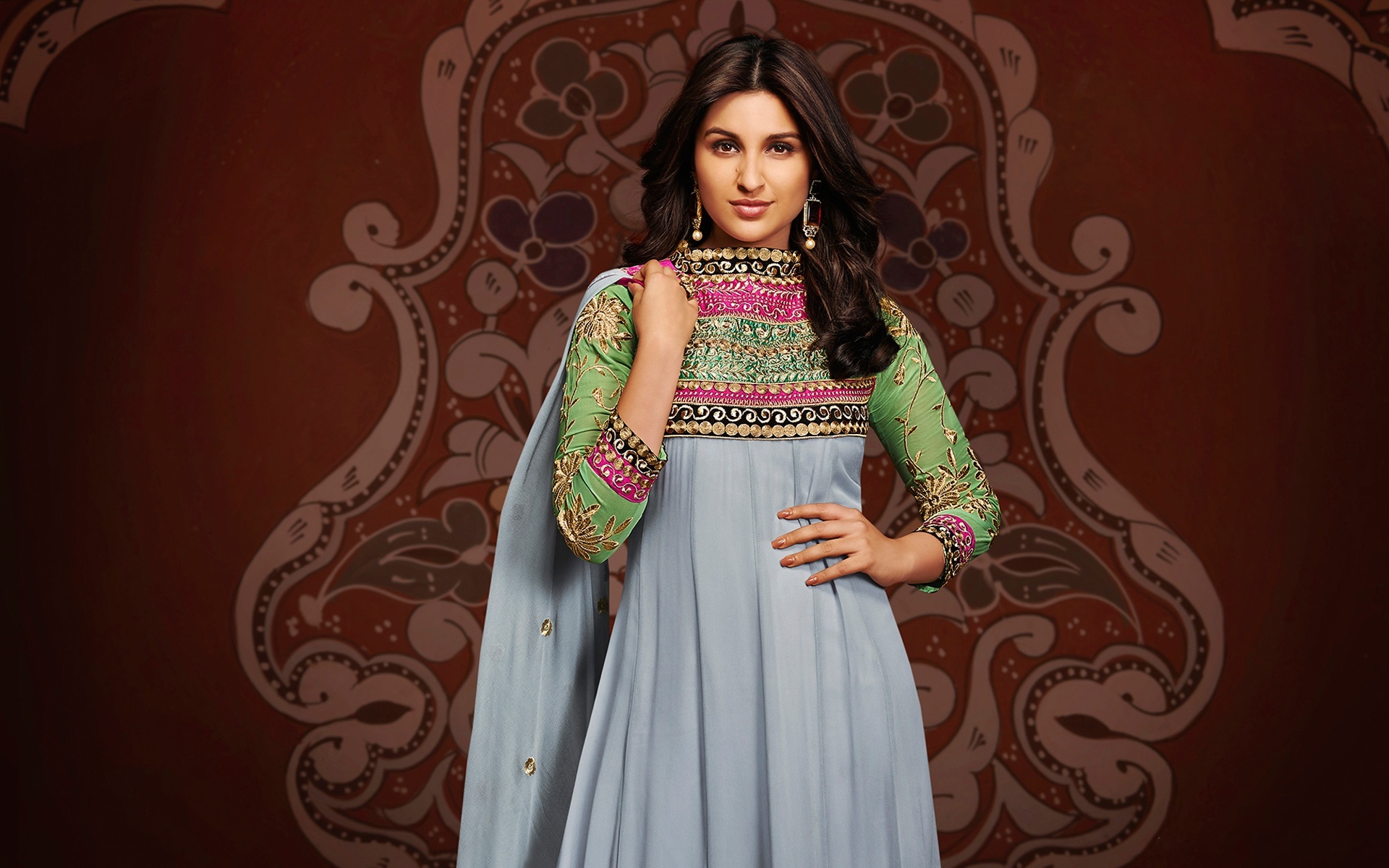 Parineeti Chopra in traditional Indian attire HD Wallpaper