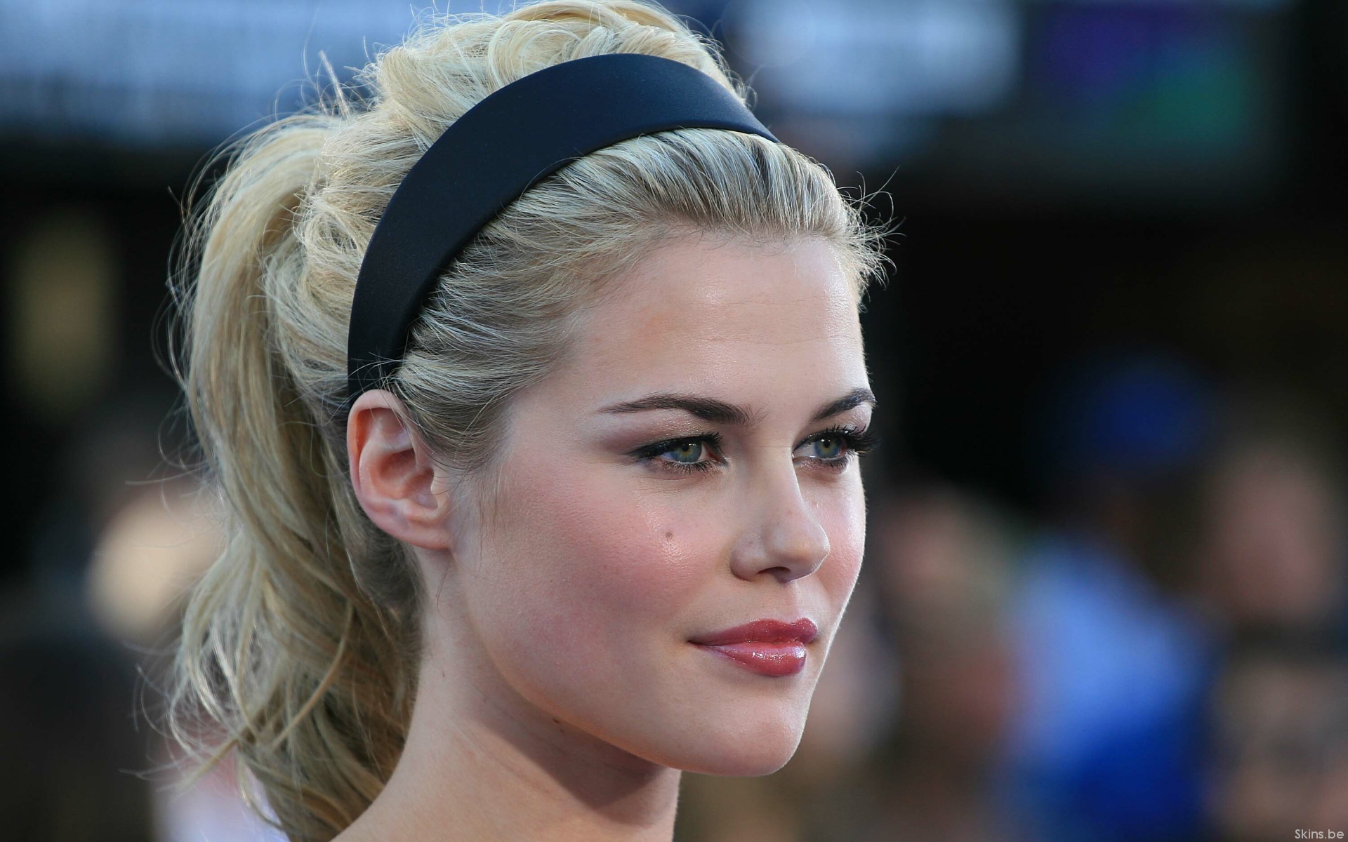 Rachael Taylor HD Wallpaper