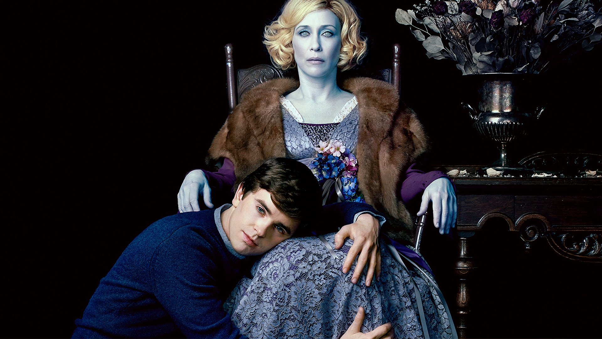 Freddie Highmore in Bates Motel HD Wallpaper