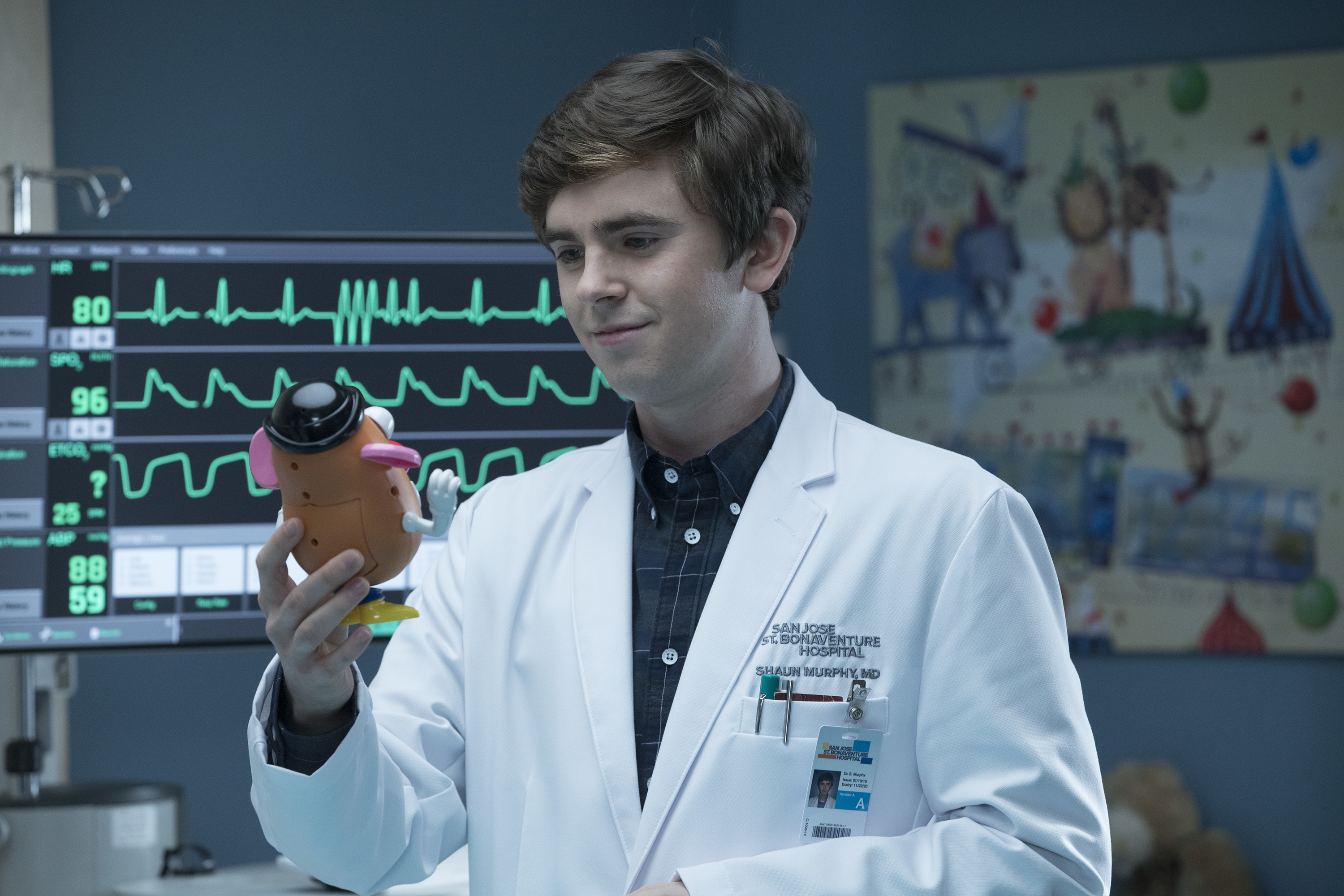 Shaun Murphy from The Good Doctor holding Mr. Potato Head HD Wallpaper