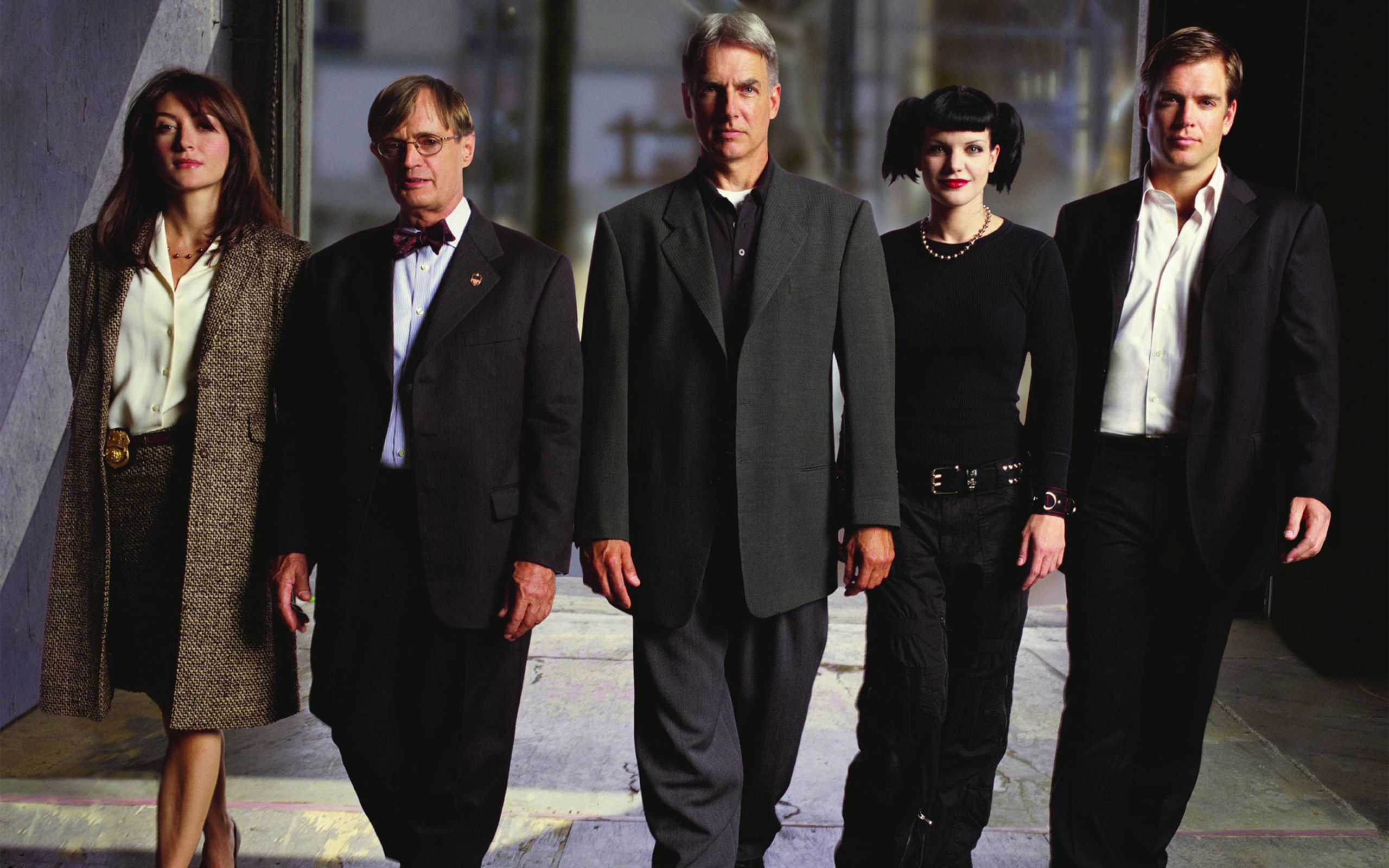 NCIS Cast Group Photo HD Wallpaper