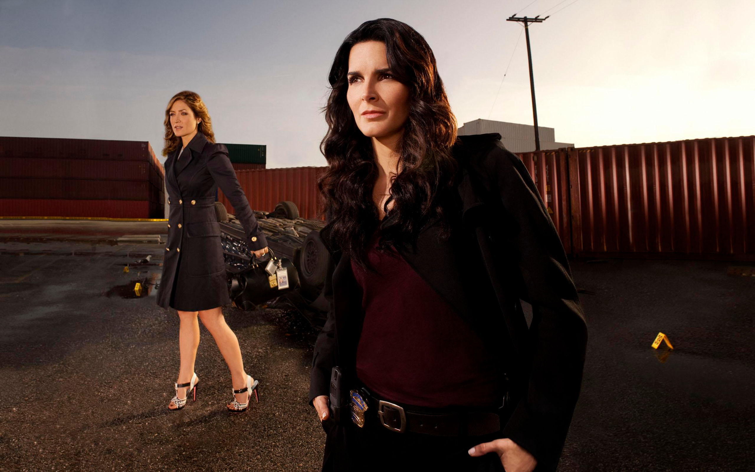 Sasha Alexander and Angie Harmon at a crime scene HD Wallpaper