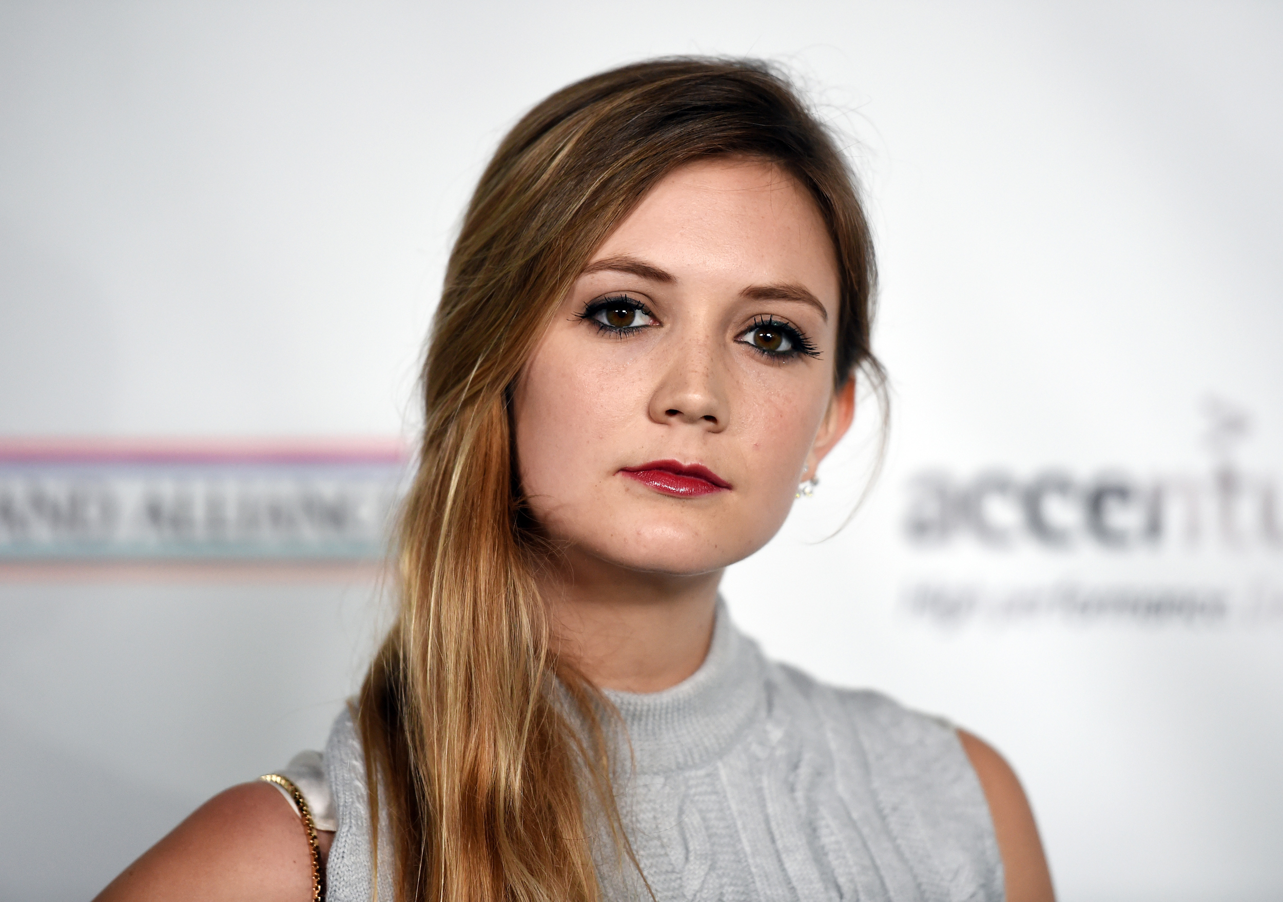 Billie Lourd at an event HD Wallpaper