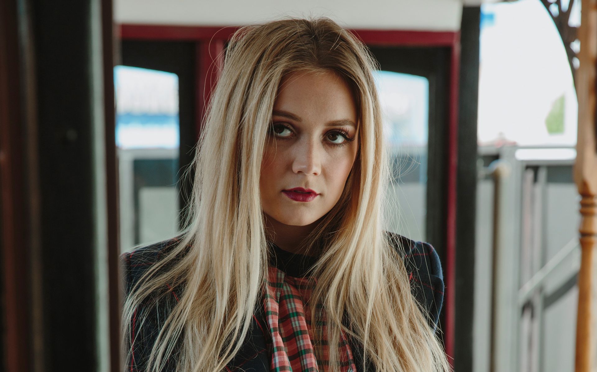 Billie Lourd HD Wallpaper