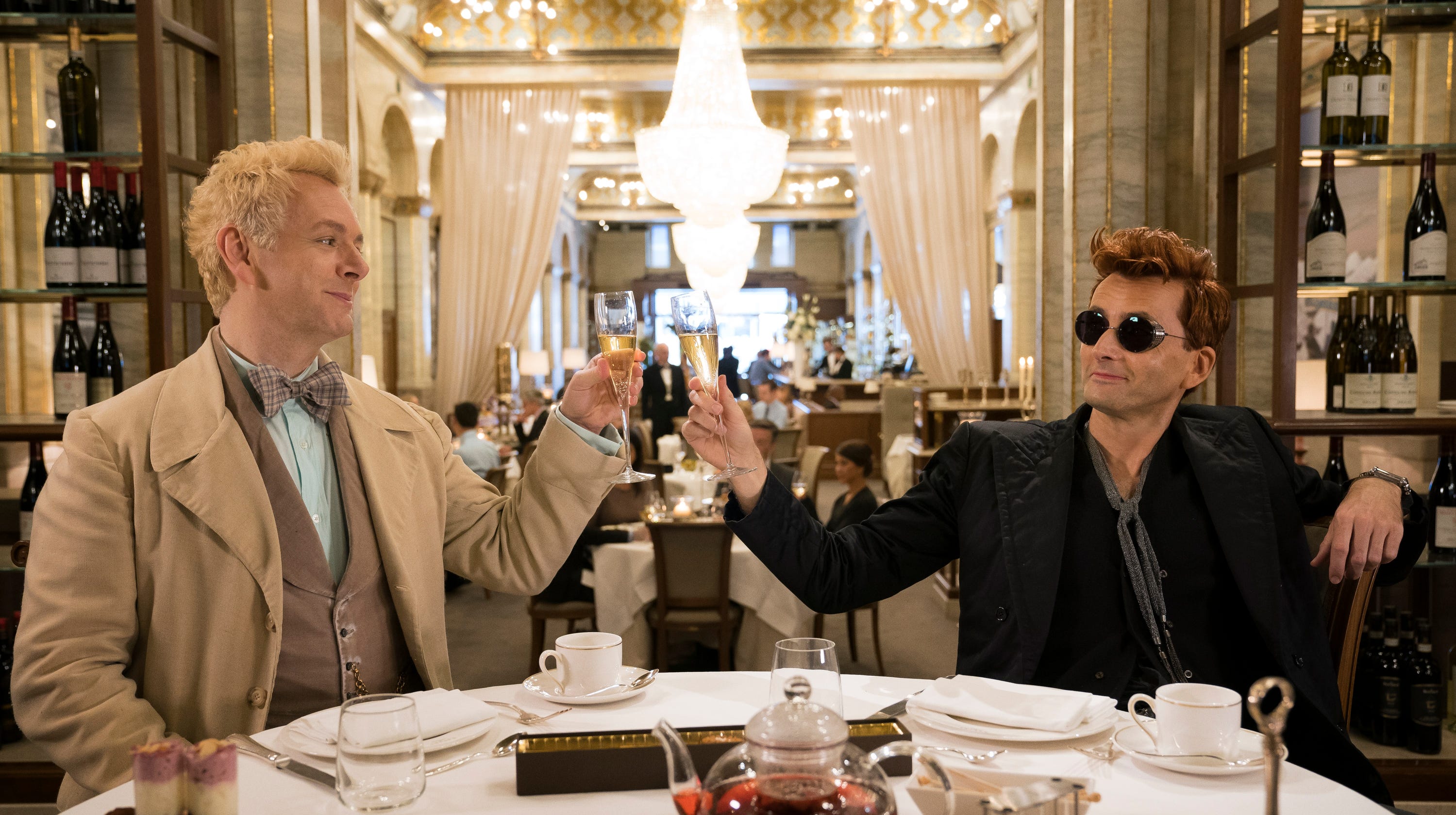 David Tennant and Michael Sheen in a restaurant HD Wallpaper