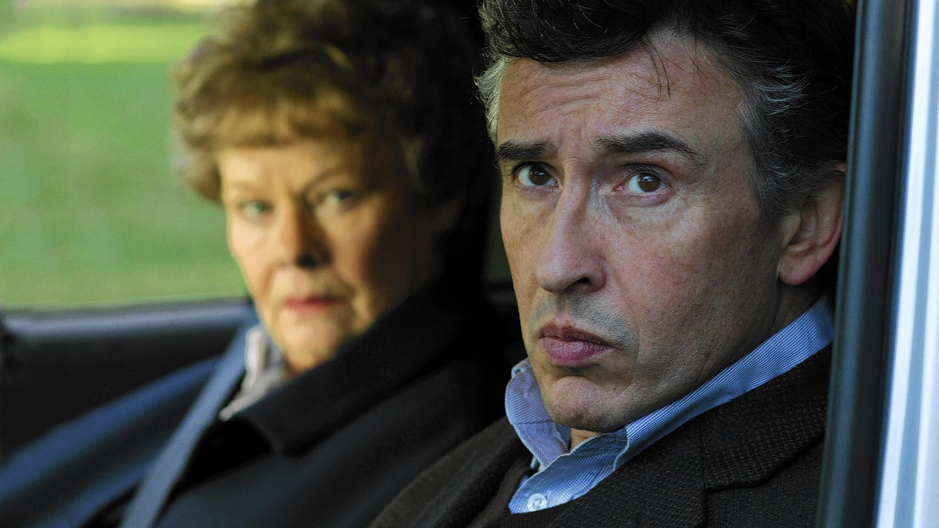 Judi Dench and Steve Coogan in a car HD Wallpaper