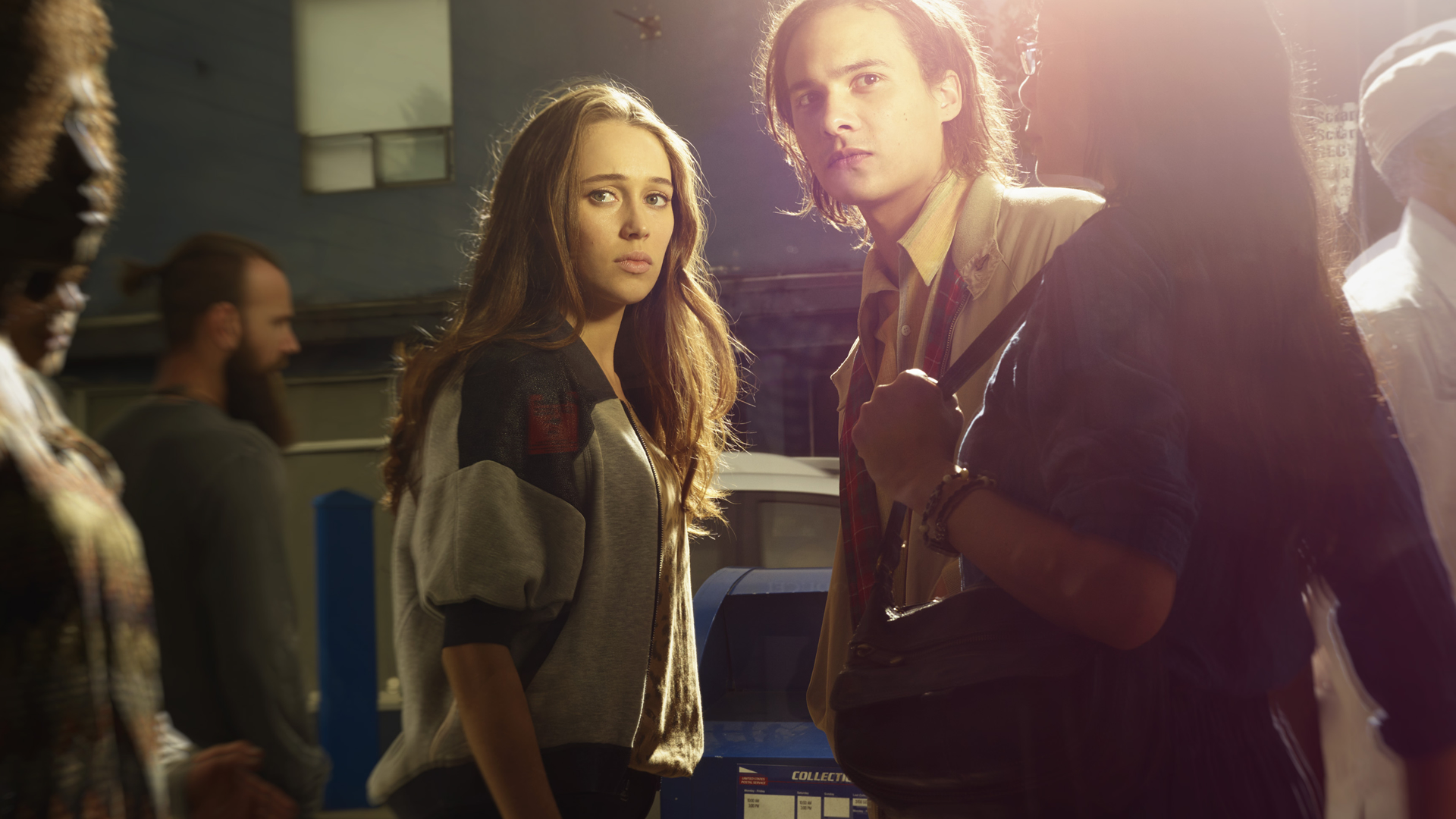 Nick Clark and Alicia from Fear the Walking Dead HD Wallpaper