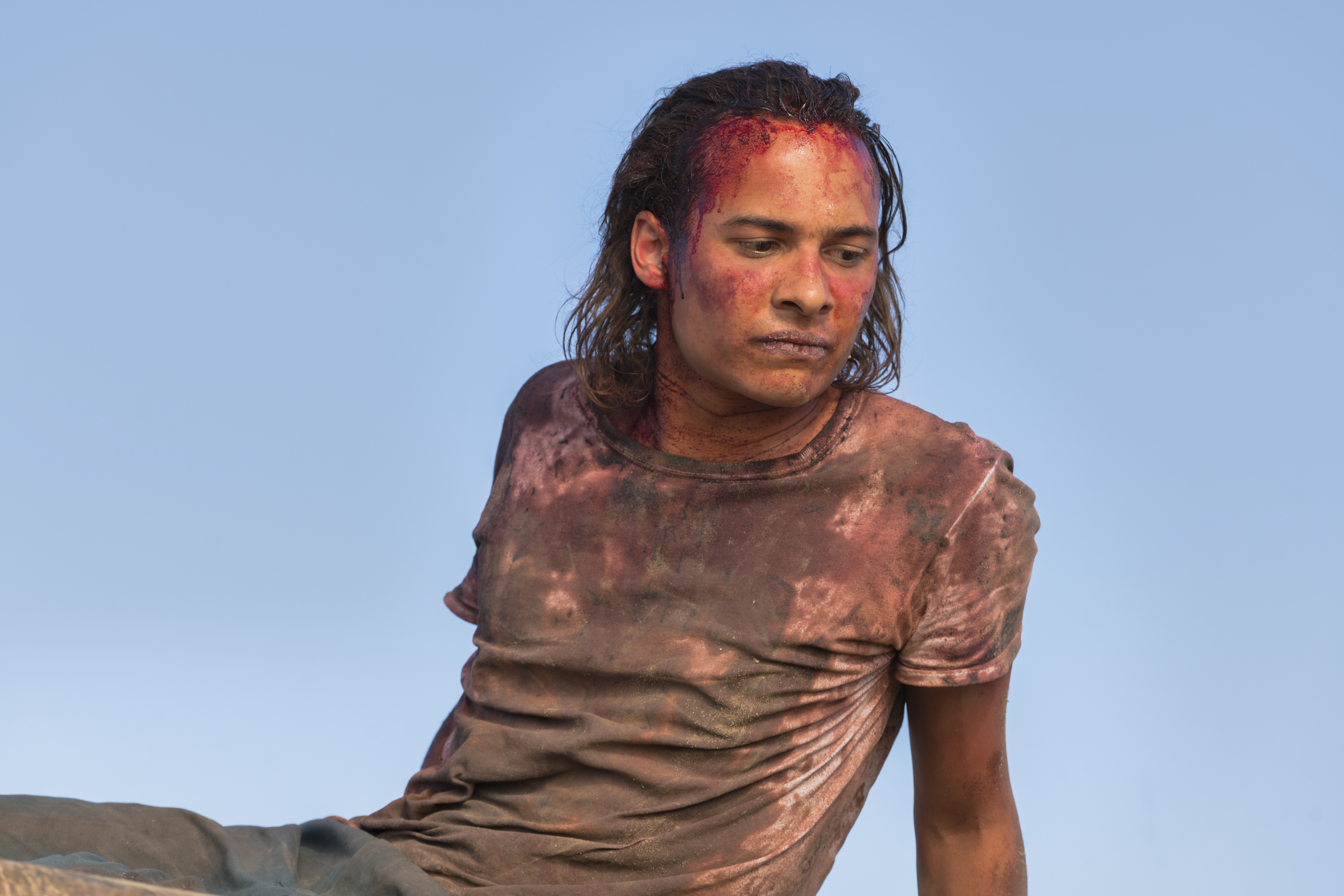 Nick Clark covered in blood HD Wallpaper