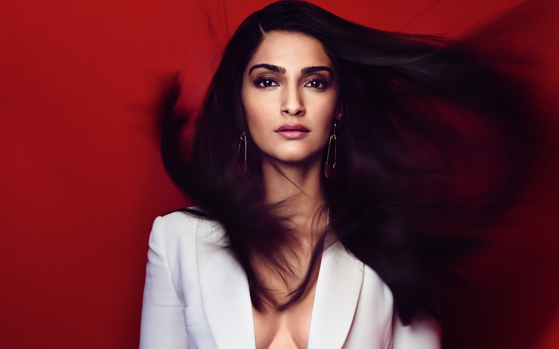 Sonam Kapoor in White Blazer HD Wallpaper