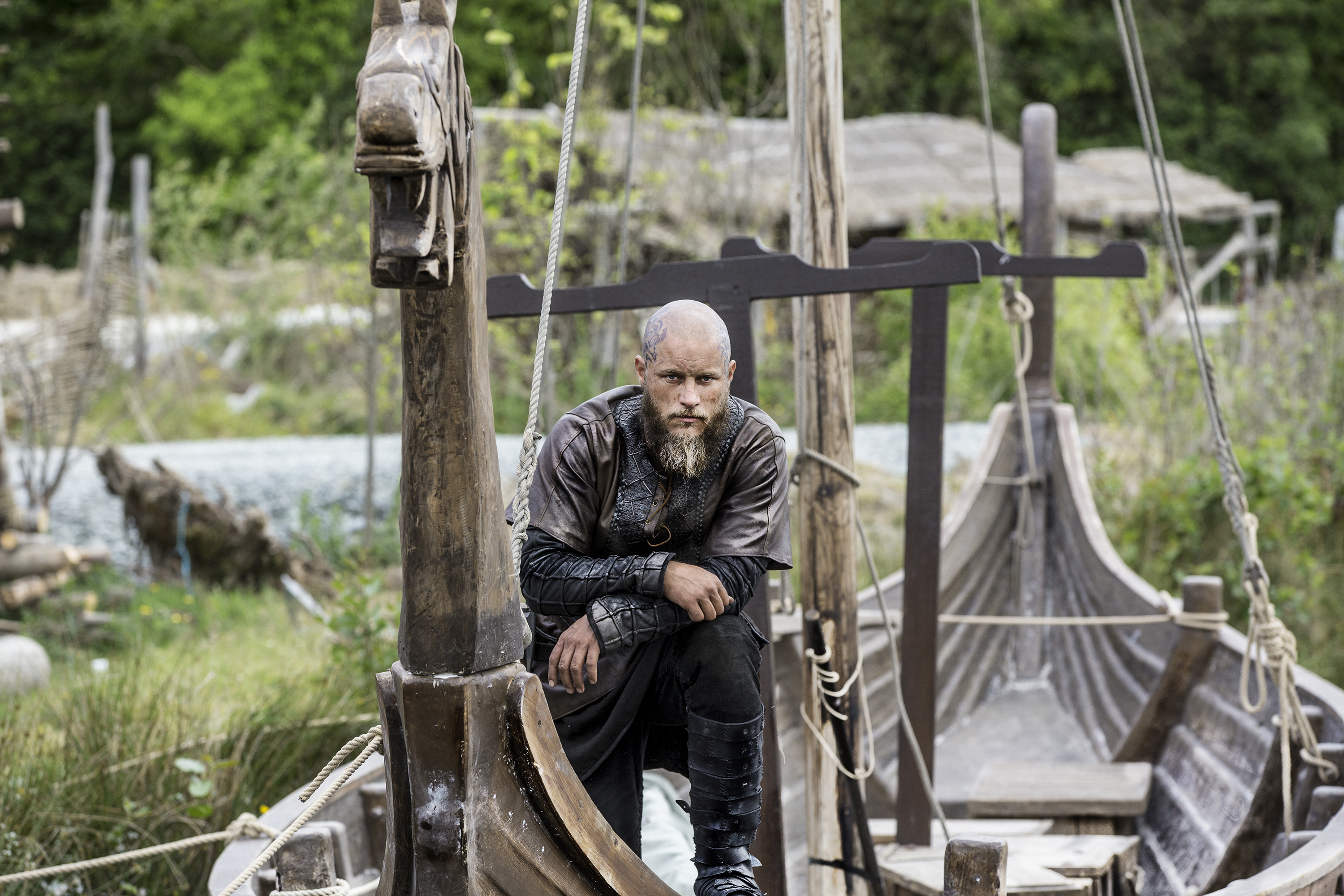 Ragnar Lothbrok from Vikings on a boat HD Wallpaper