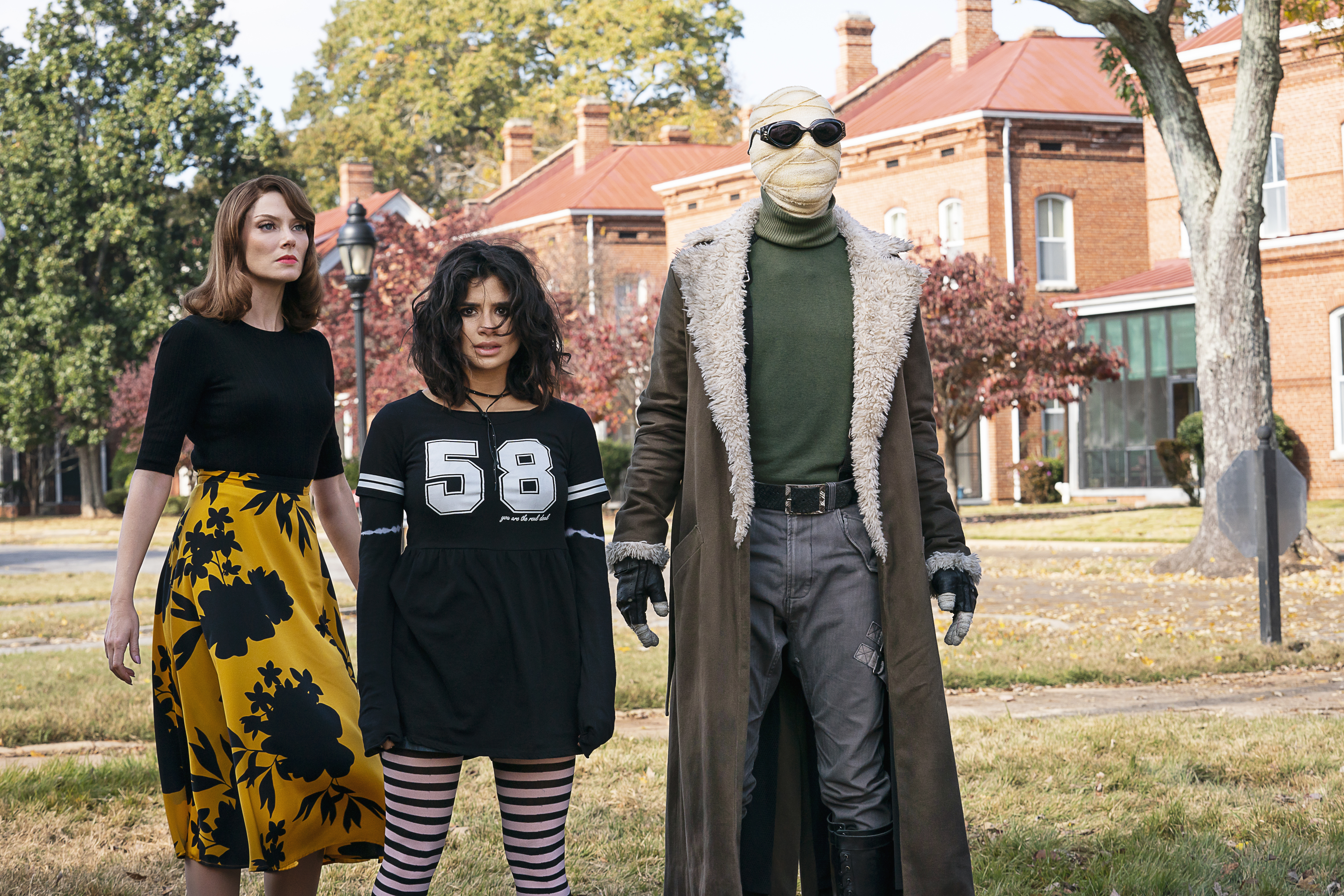 April Bowlby and cast from Doom Patrol HD Wallpaper
