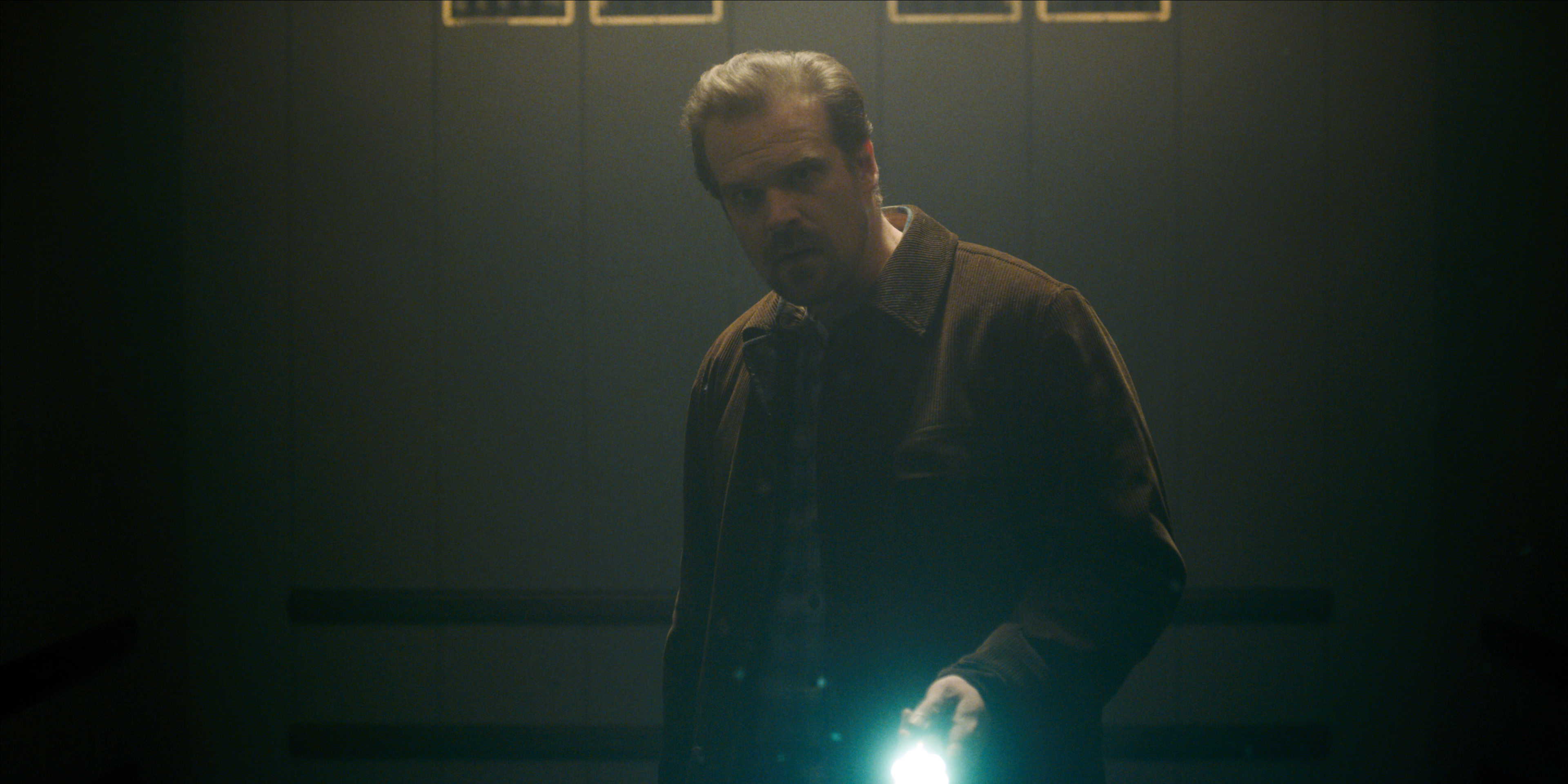 David Harbour holding a flashlight HD Wallpaper