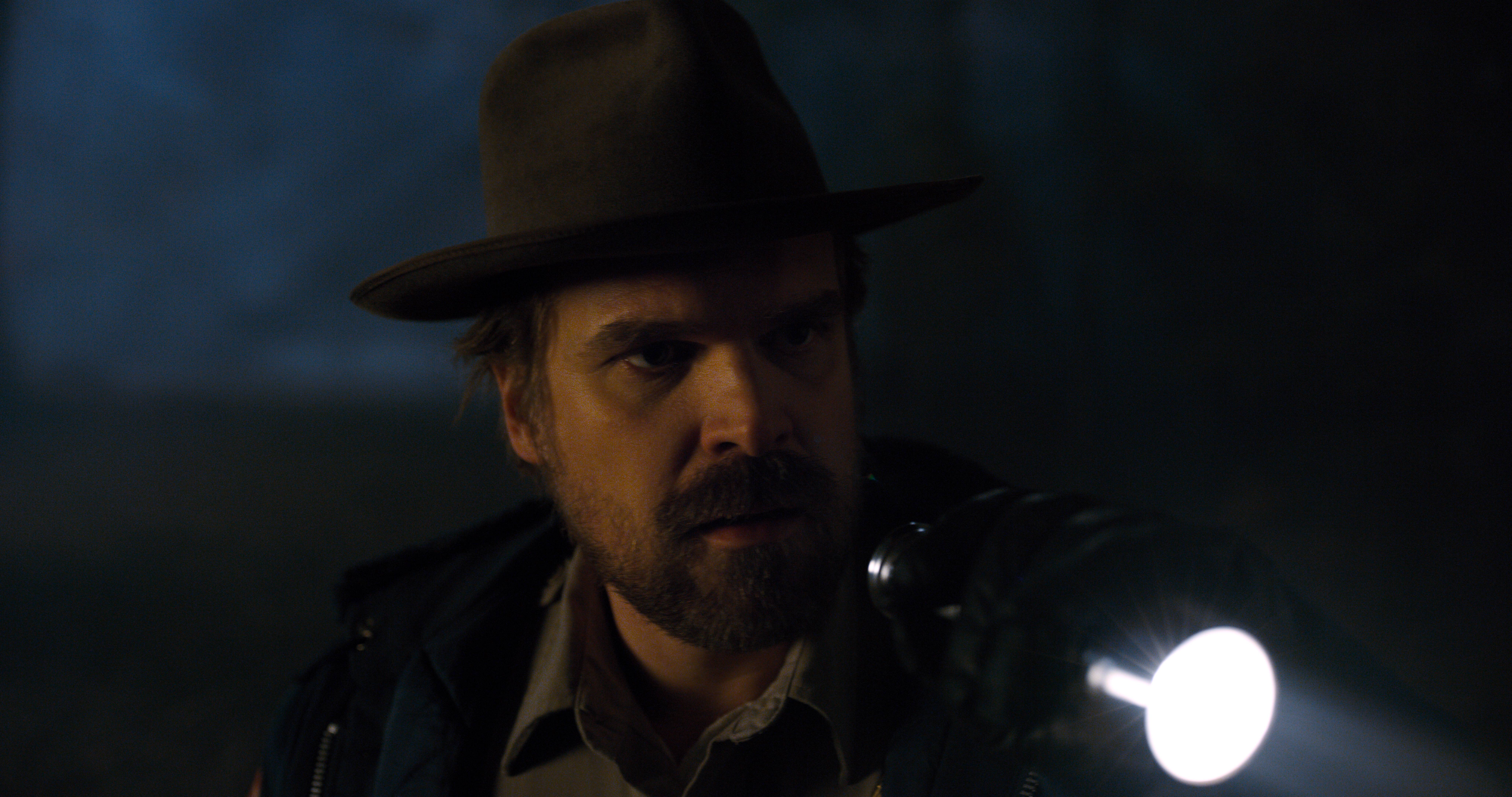 David Harbour with flashlight HD Wallpaper