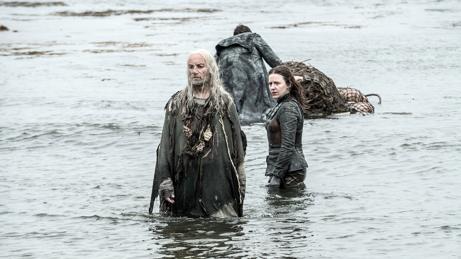Game of Thrones: Yara Greyjoy and Euron Greyjoy in water HD Wallpaper