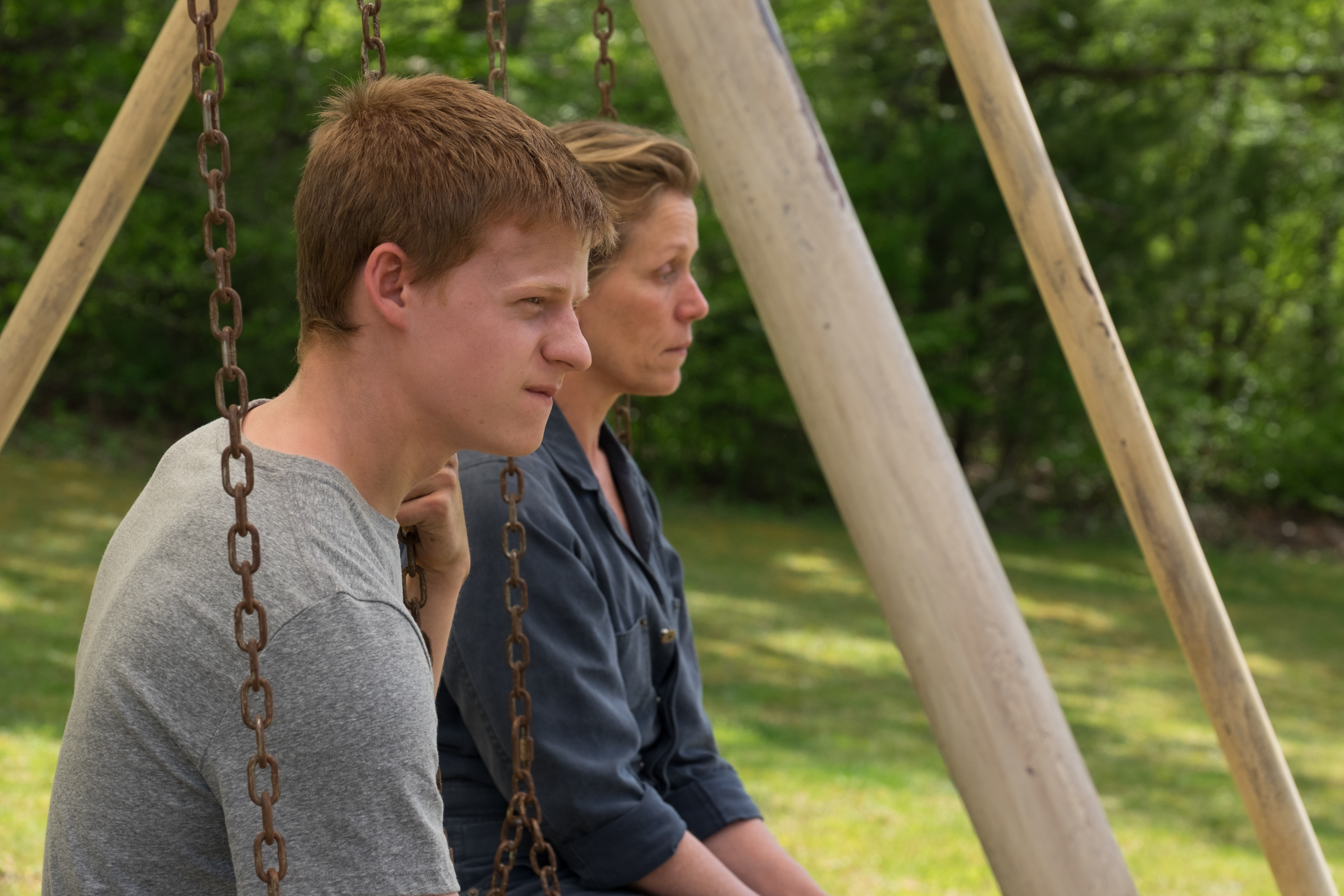 Frances McDormand on a swing set HD Wallpaper