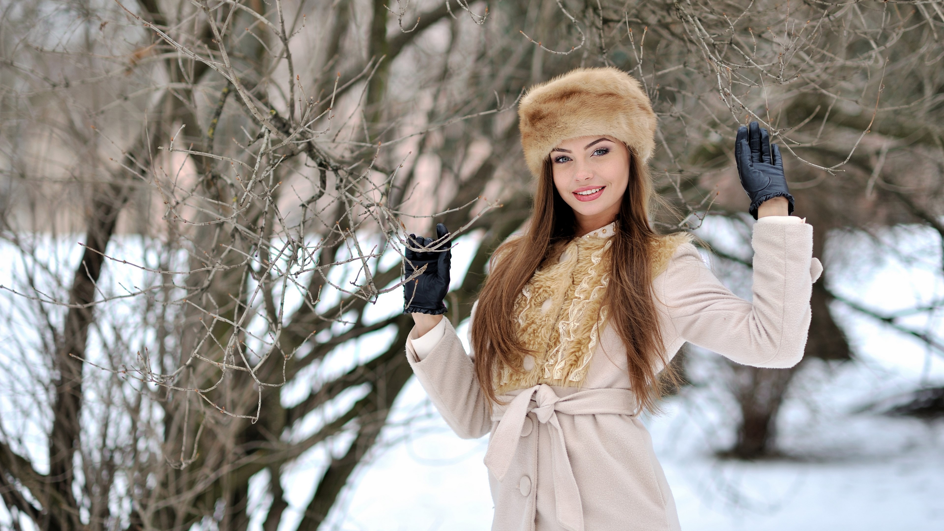Woman in fur hat and coat in winter HD Wallpaper