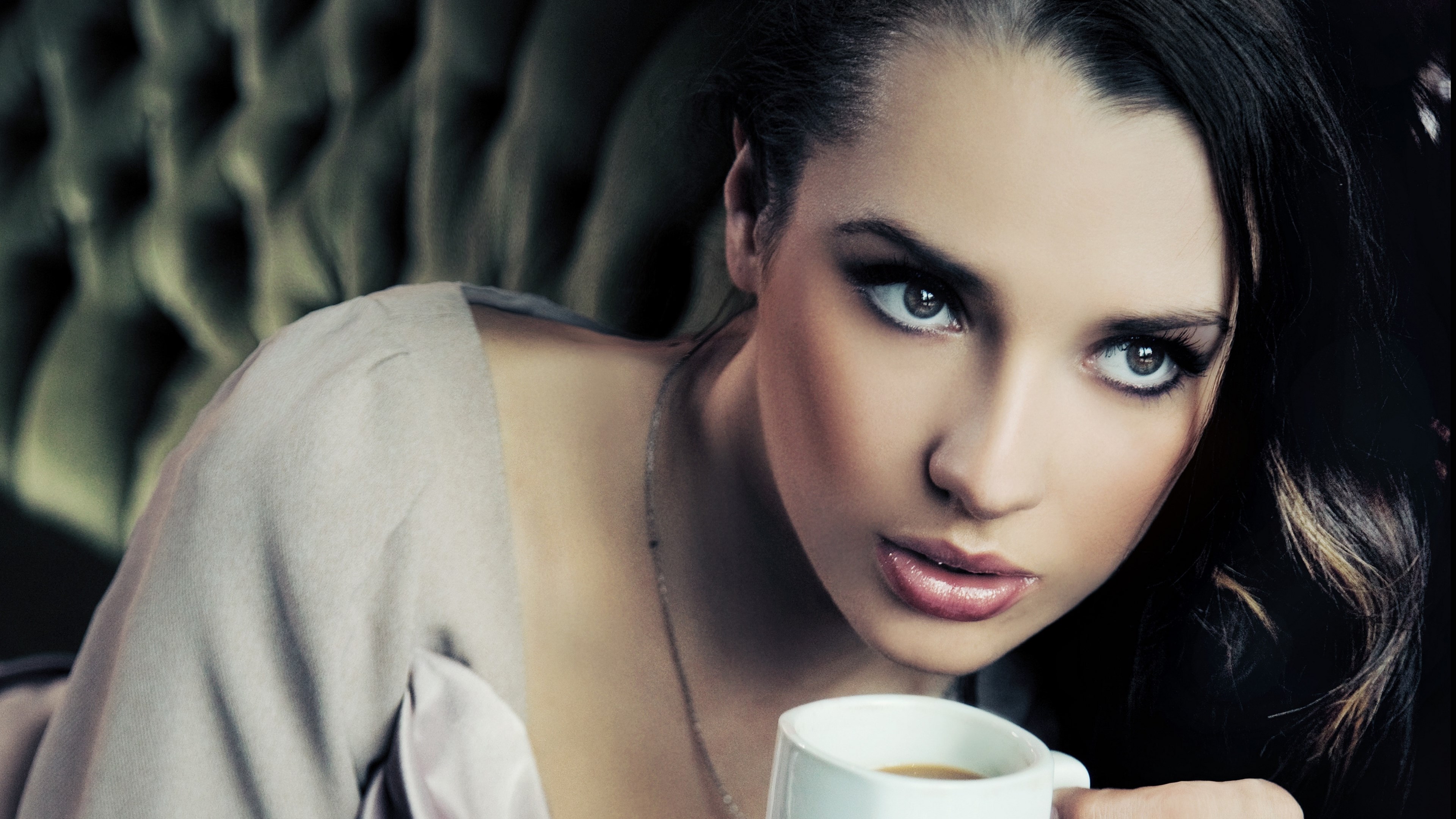 Woman holding a cup of coffee HD Wallpaper