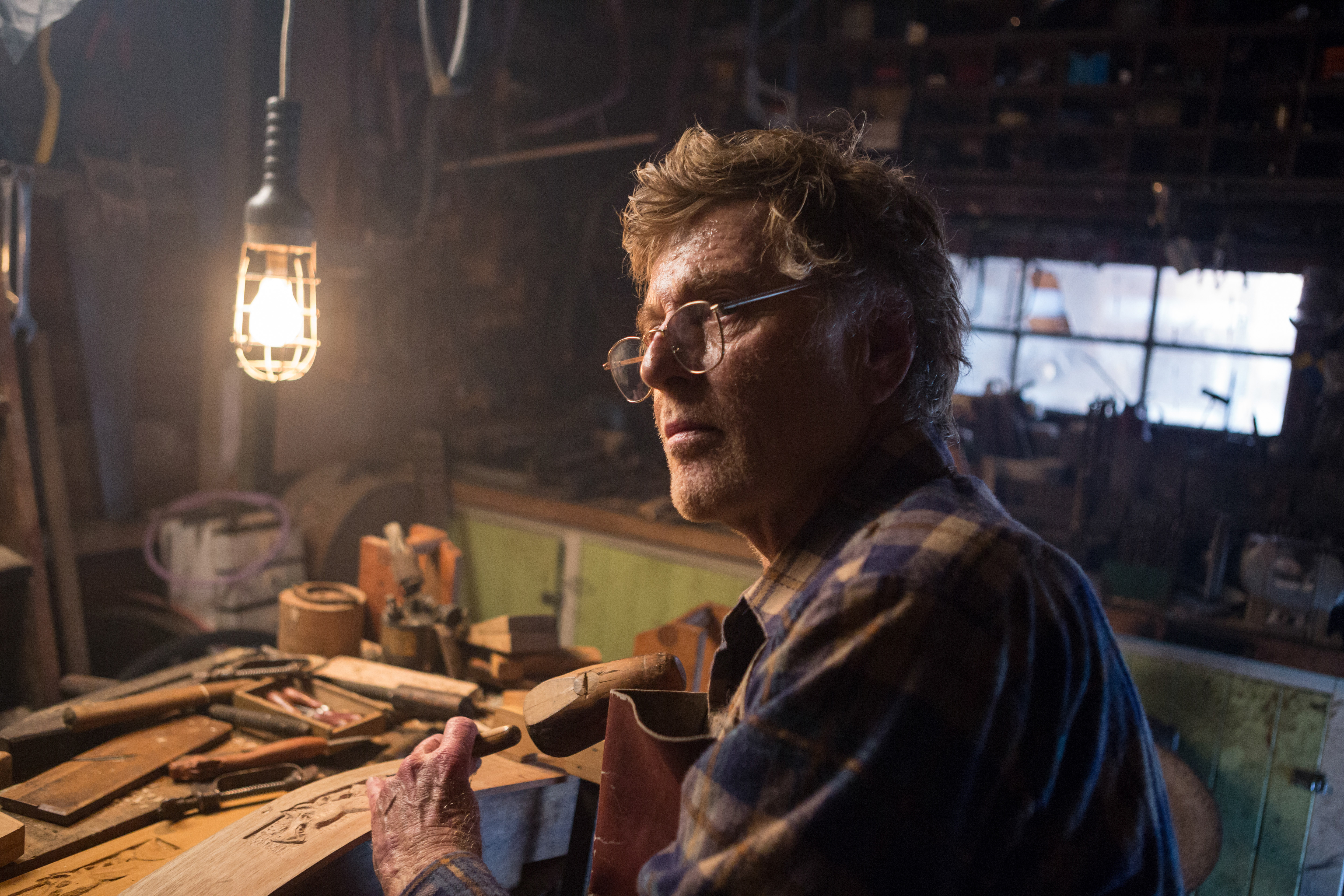 Robert Redford in a workshop HD Wallpaper