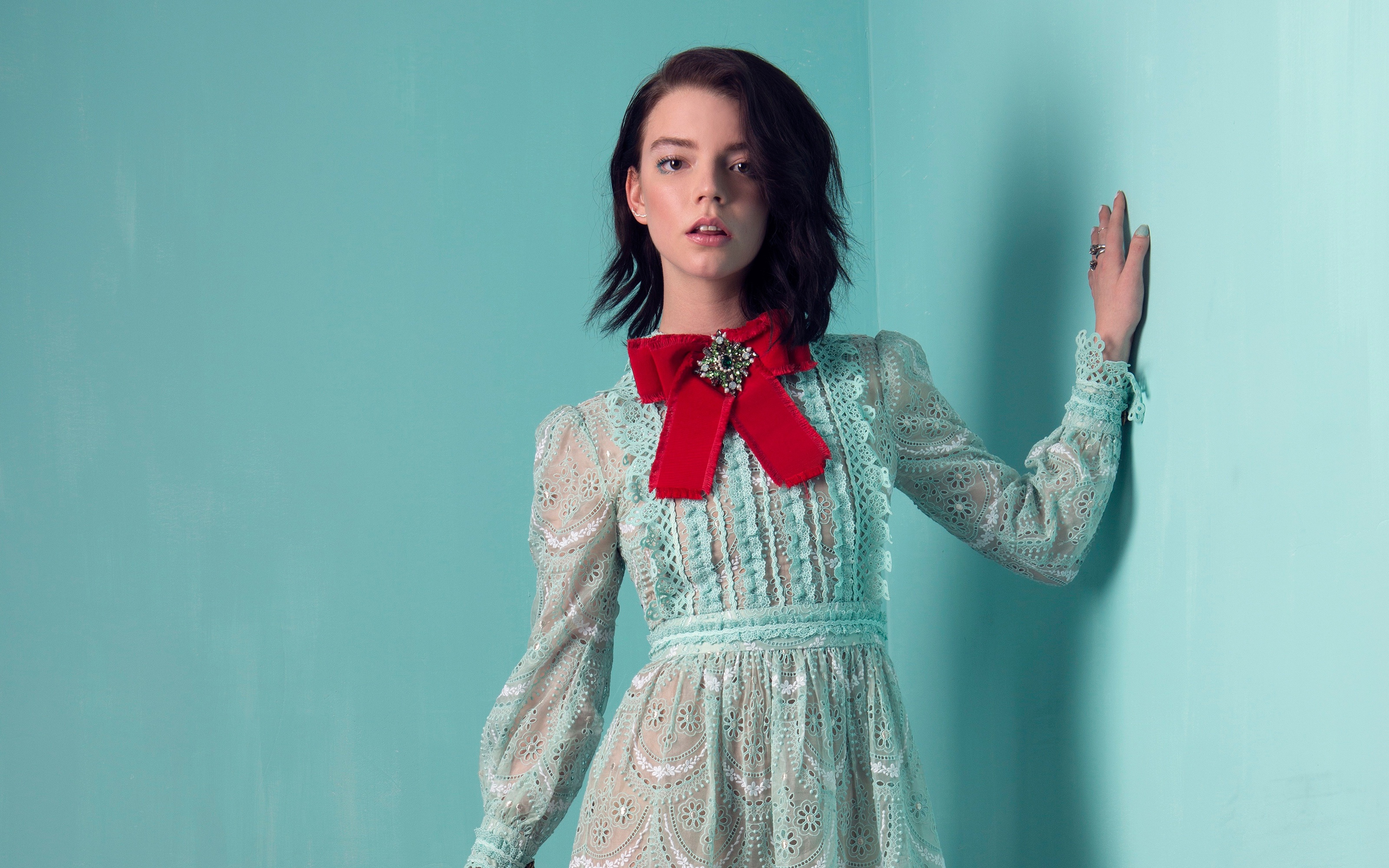 Anya Taylor-Joy in a light blue lace dress HD Wallpaper