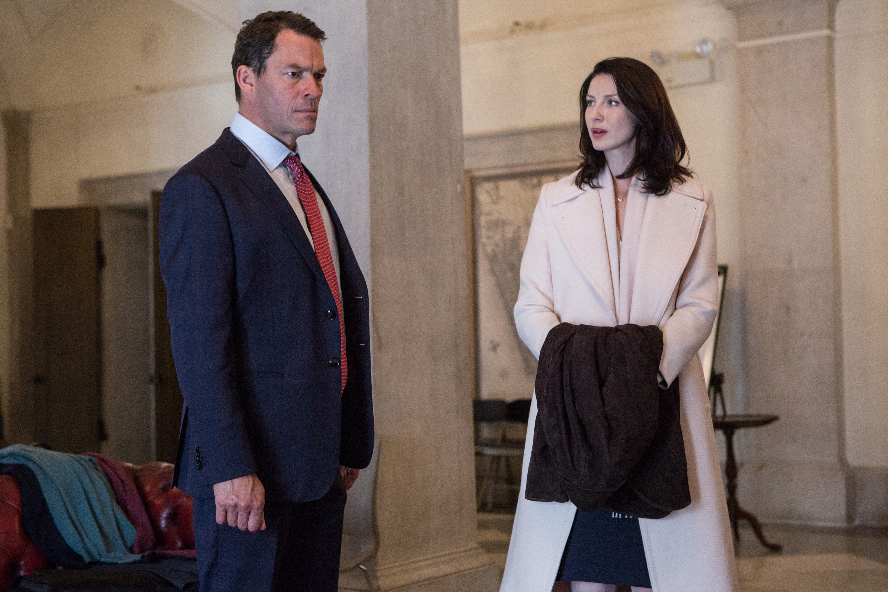 Caitriona Balfe in a suit and coat HD Wallpaper