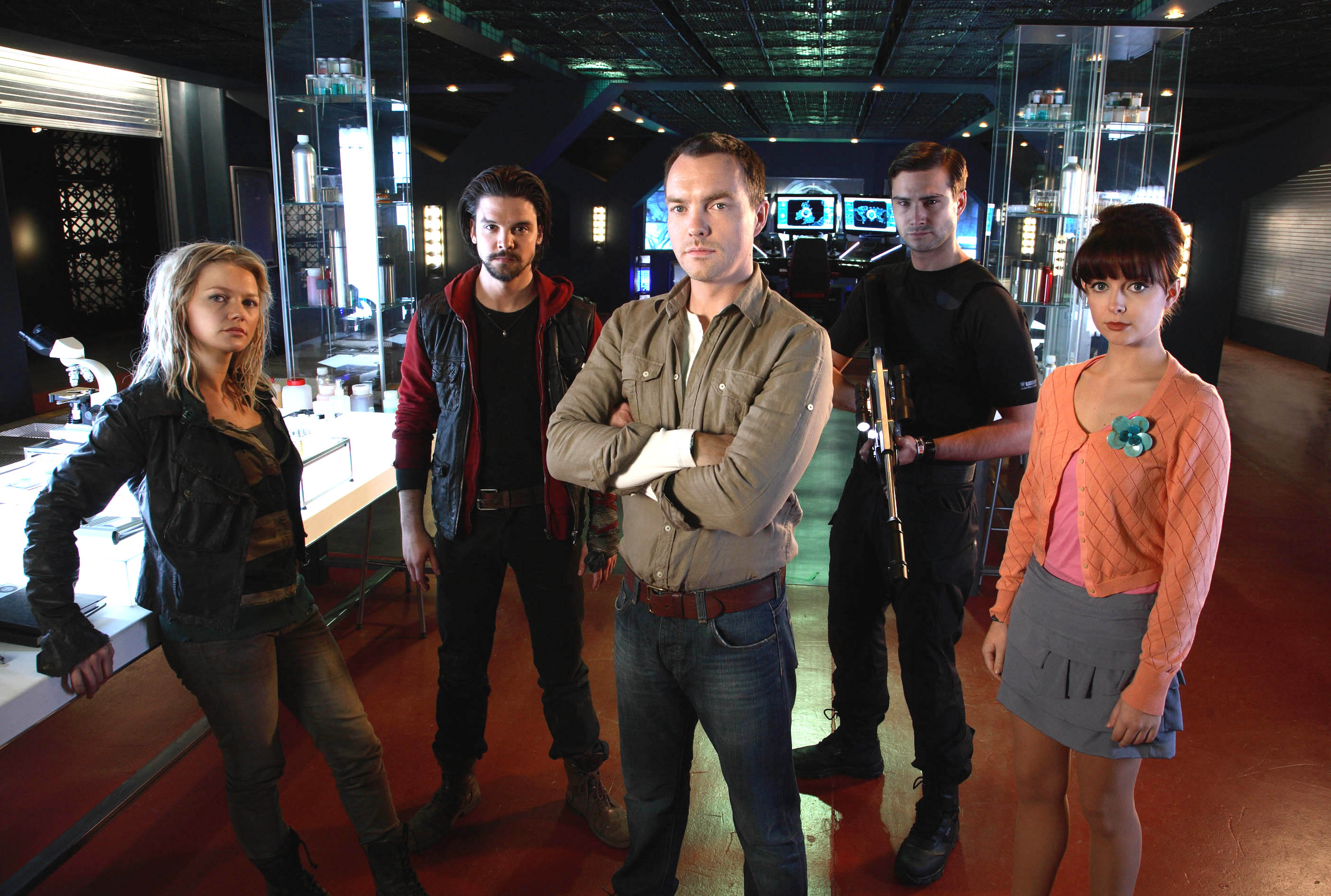 Andrew-Lee Potts and cast from Primeval HD Wallpaper