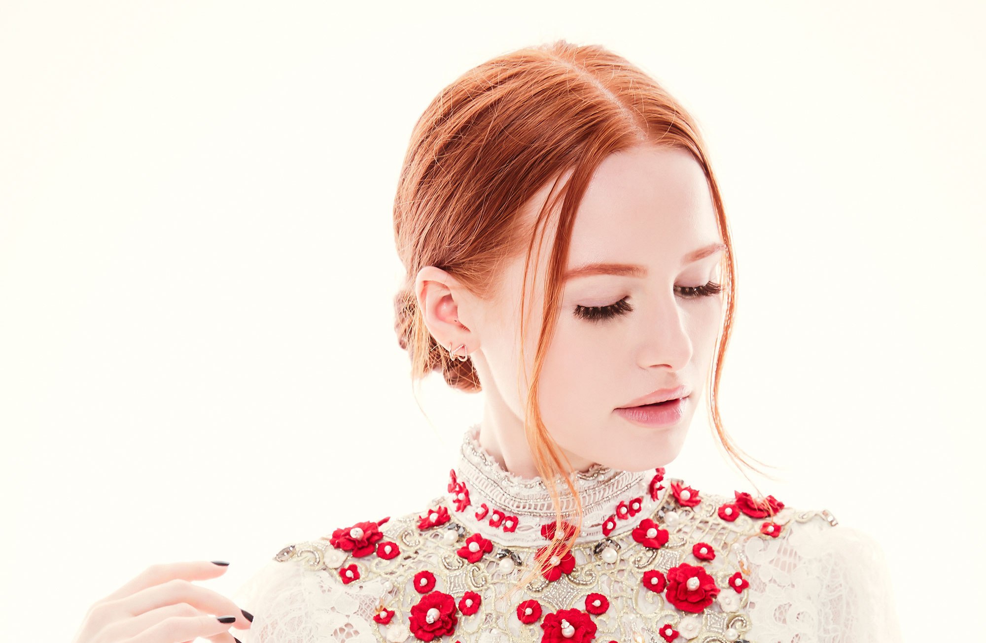 Madelaine Petsch HD Wallpaper