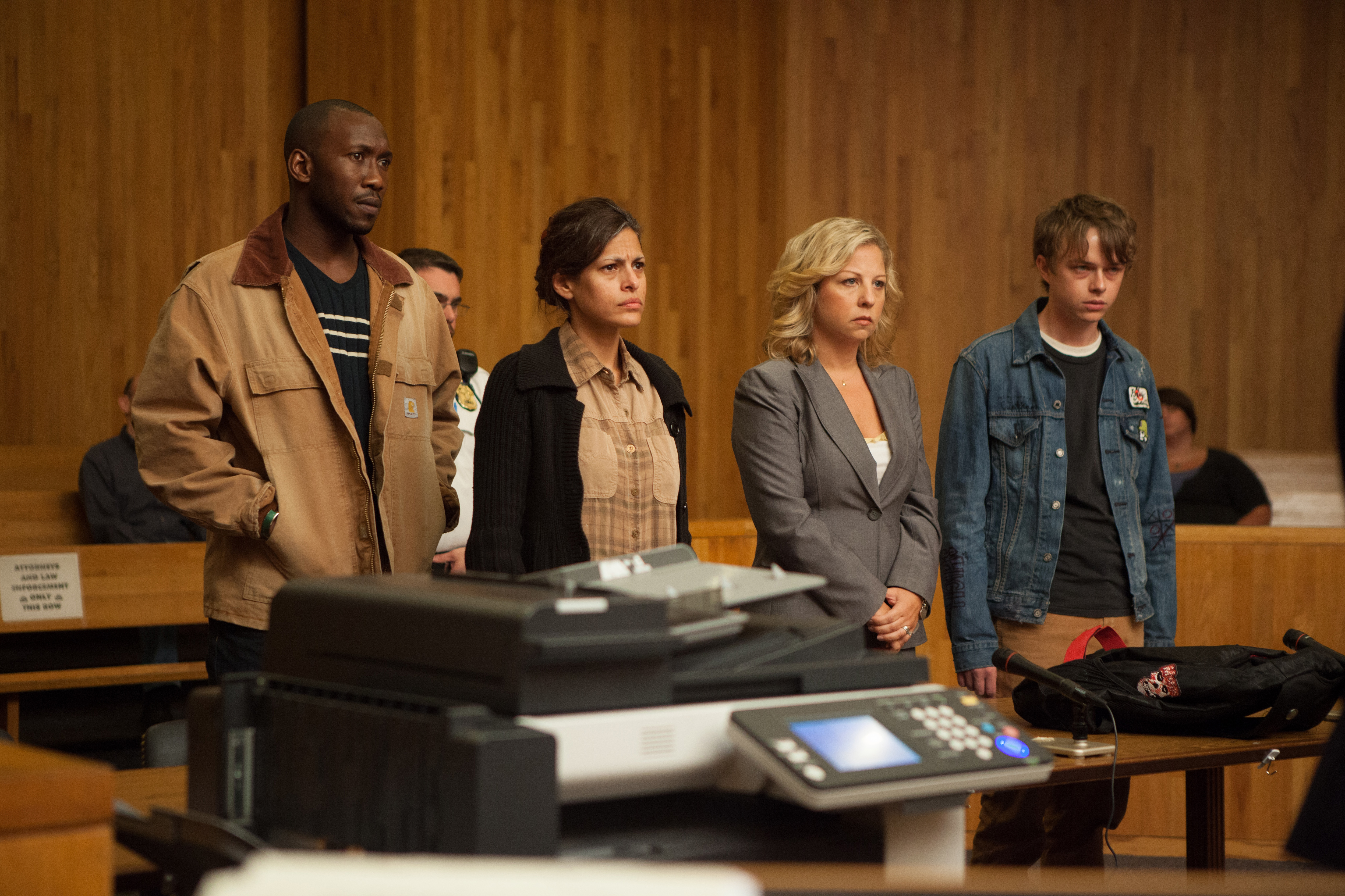 Mahershala Ali and others in courtroom HD Wallpaper