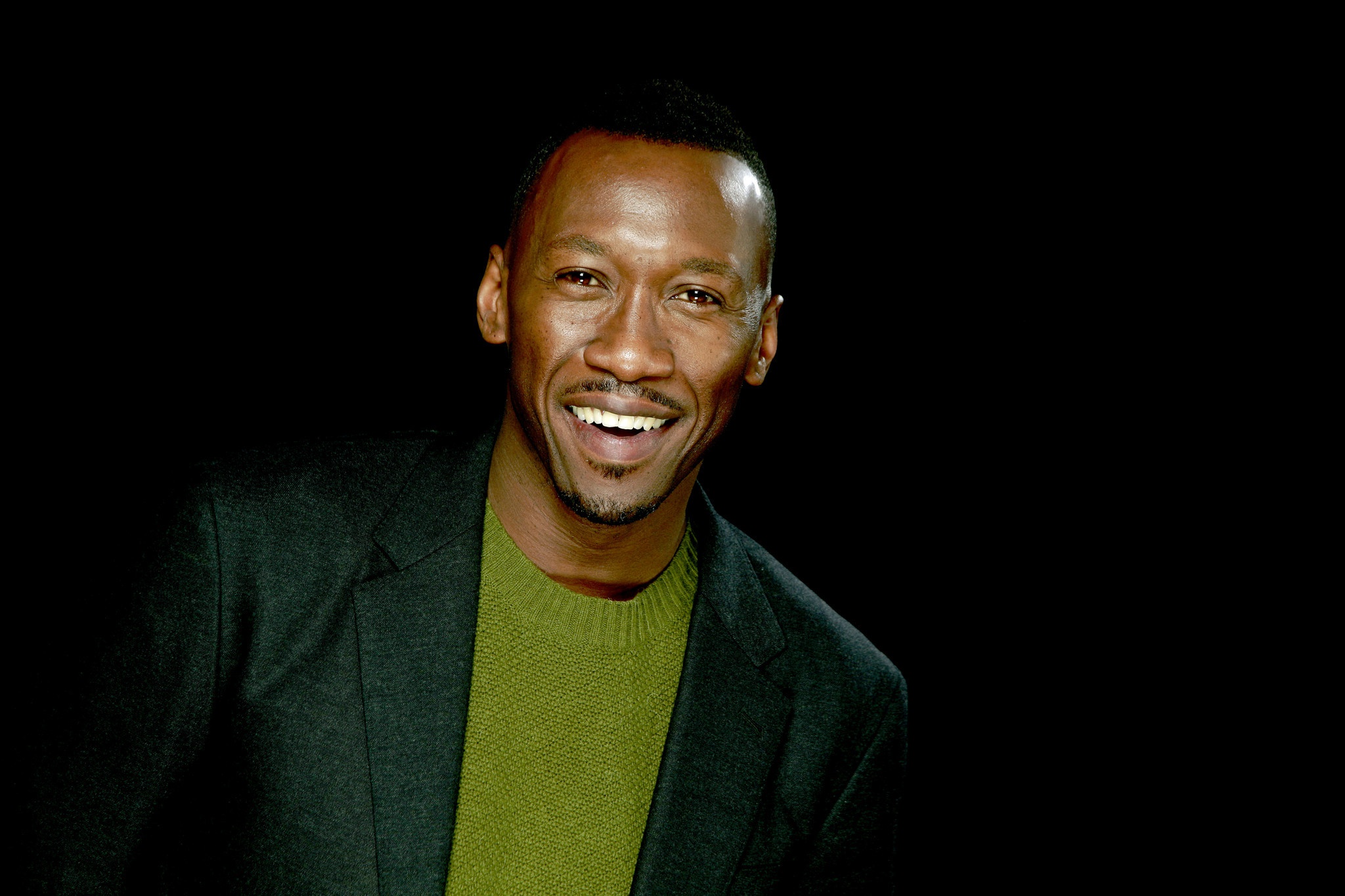 Mahershala Ali smiling HD Wallpaper