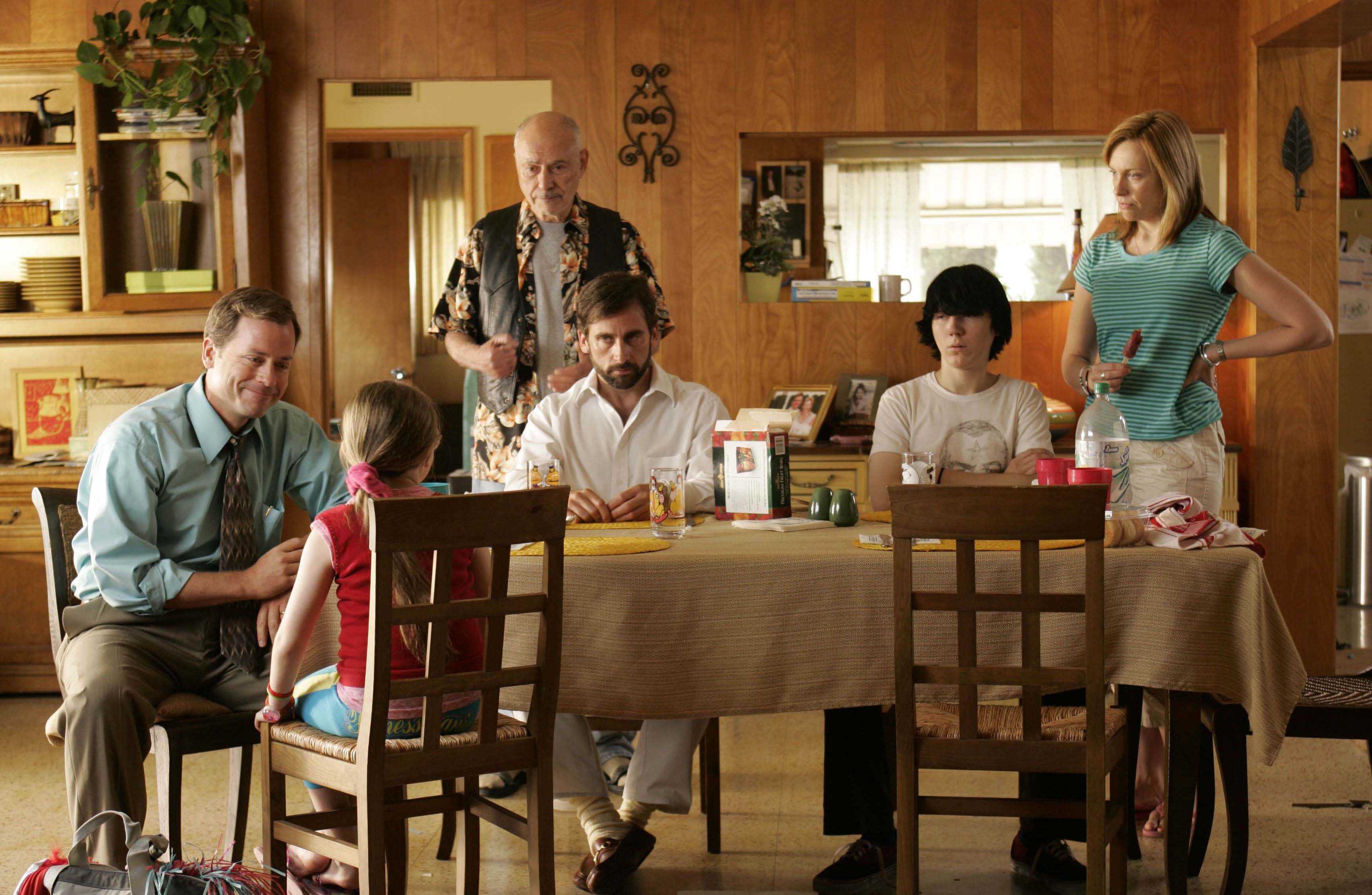 Paul Dano and family at a dining table HD Wallpaper