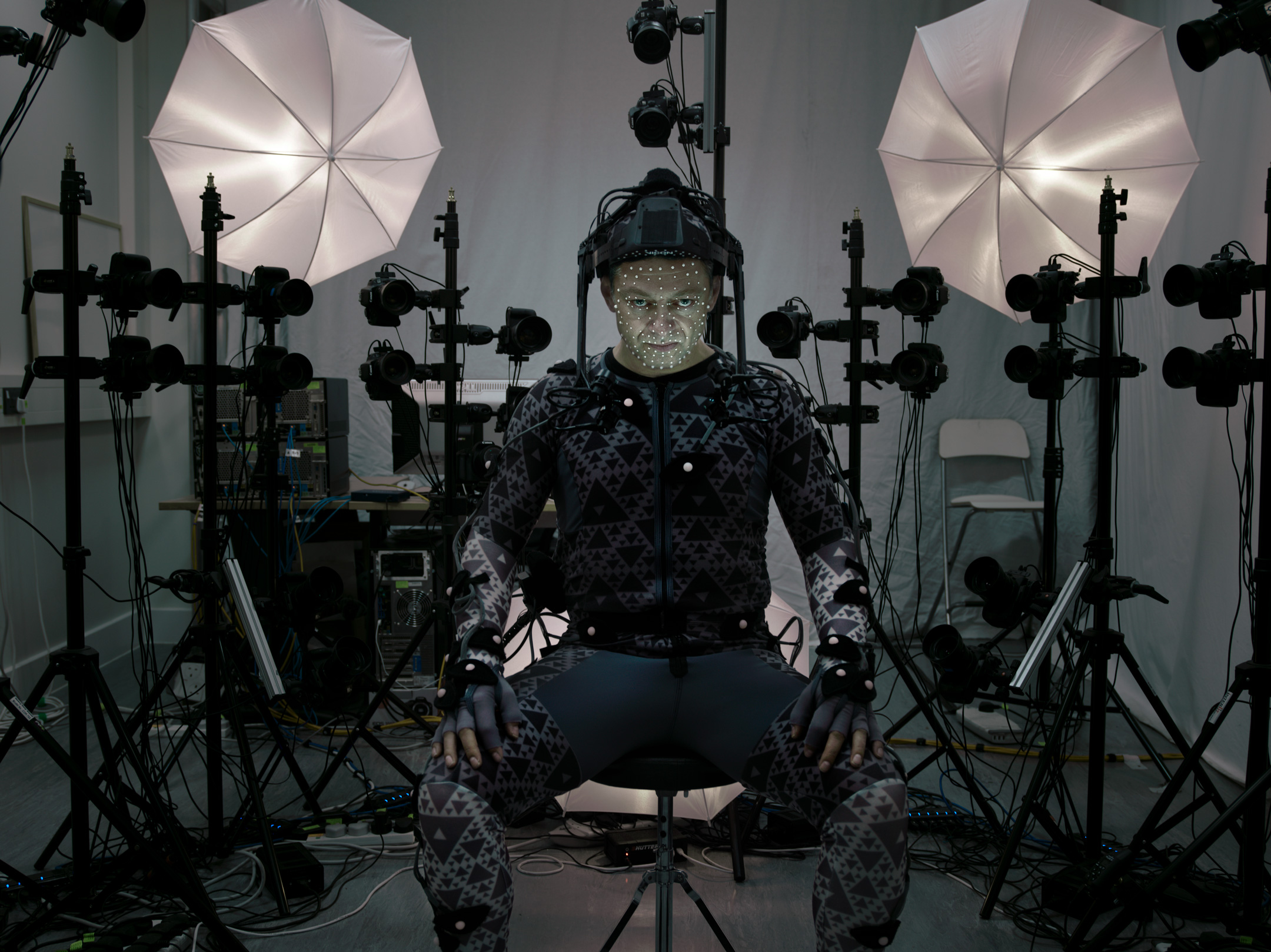 Andy Serkis in motion capture suit HD Wallpaper