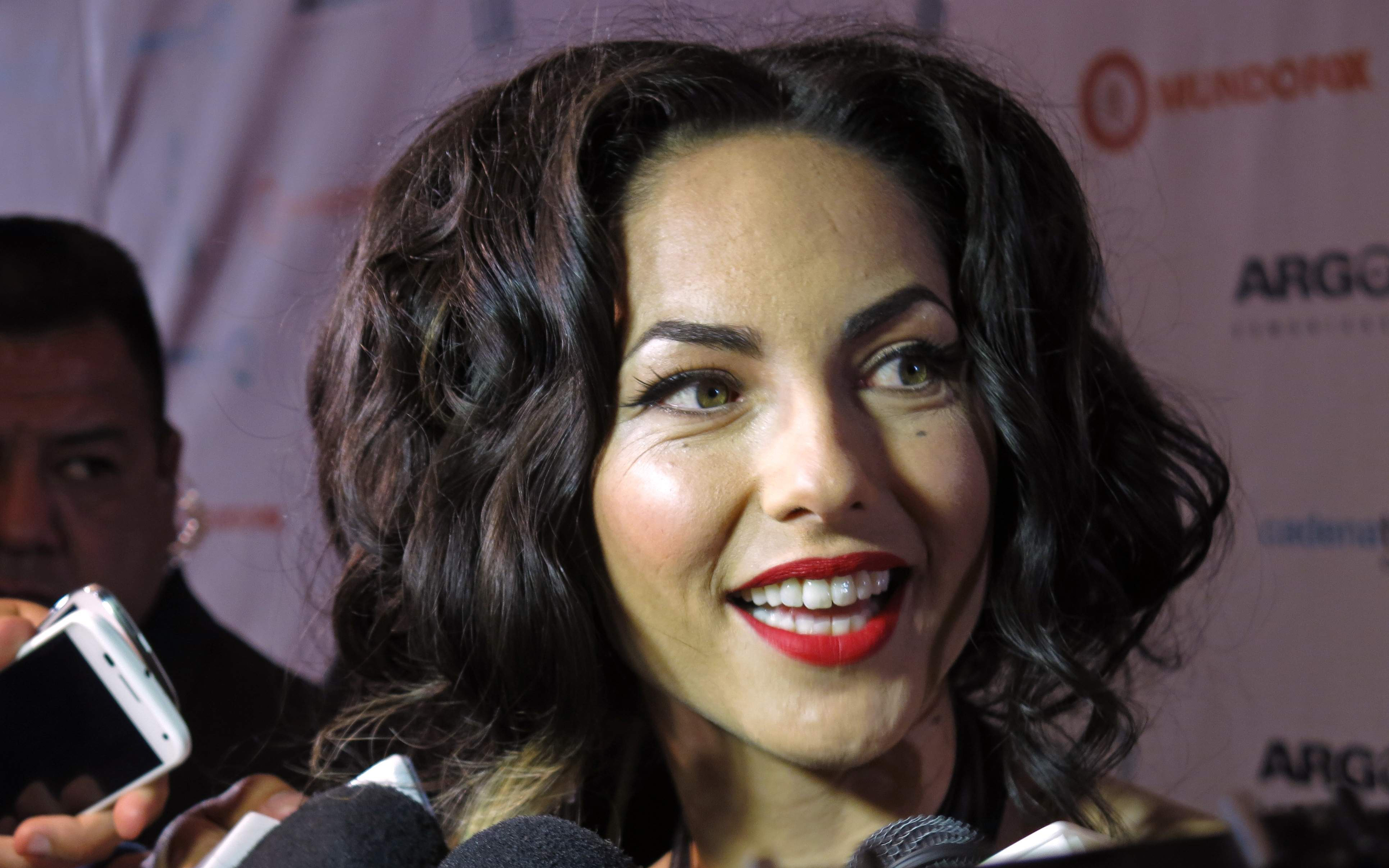 Bárbara Mori at an event HD Wallpaper
