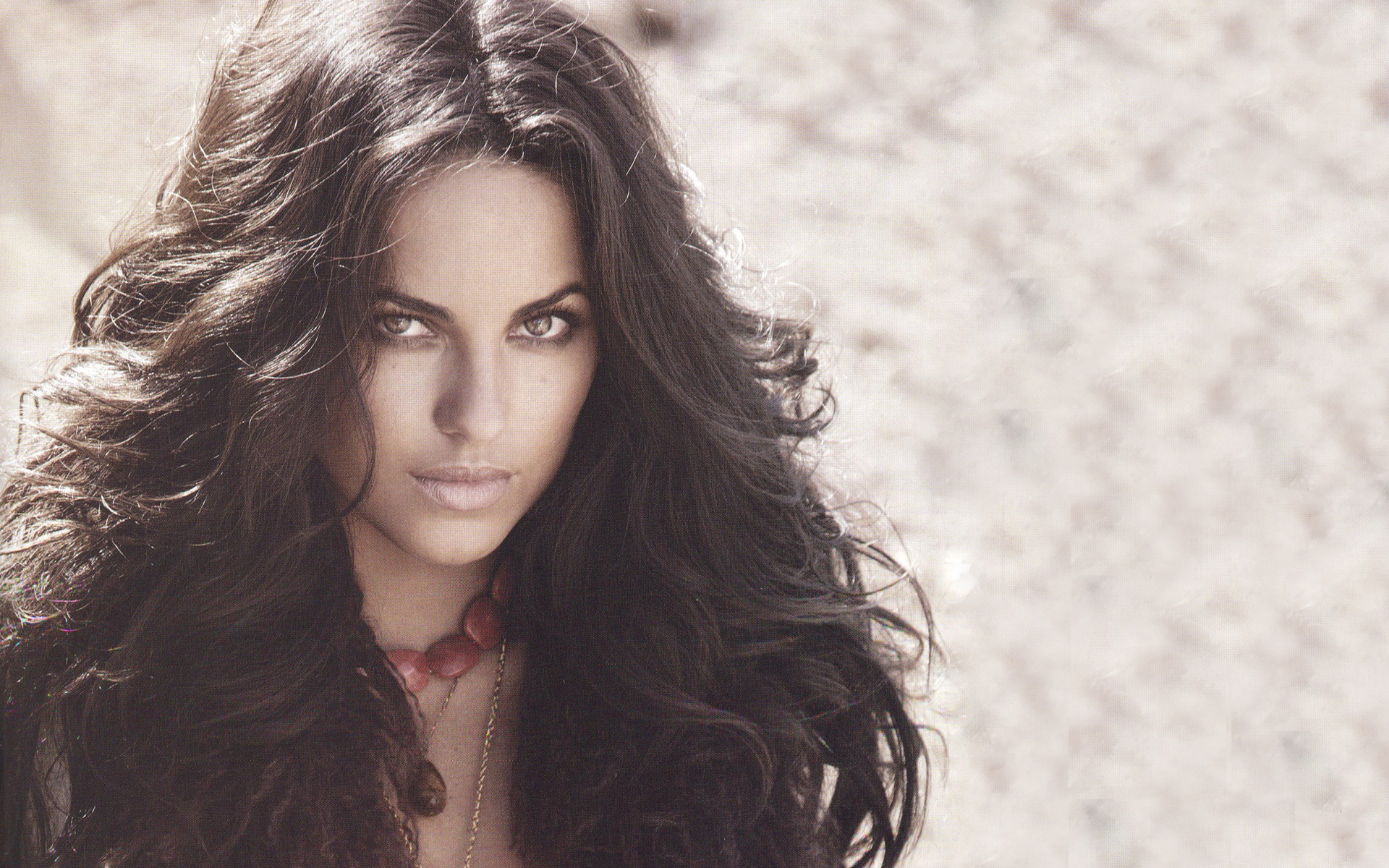 Bárbara Mori HD Wallpaper
