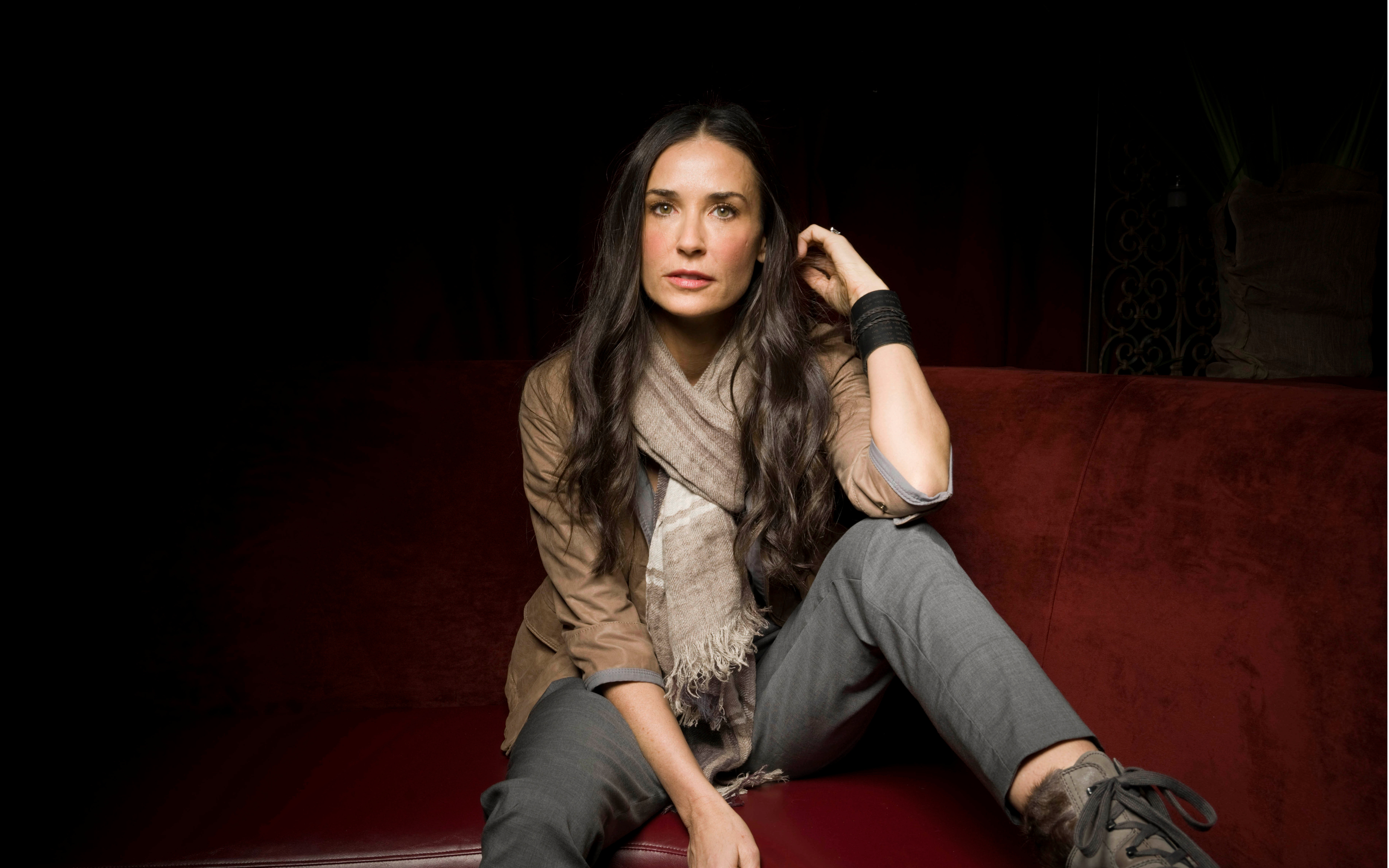 Demi Moore HD Wallpaper