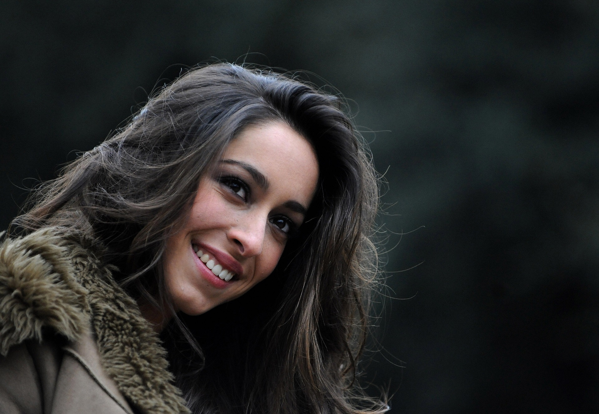 Oona Chaplin HD Wallpaper