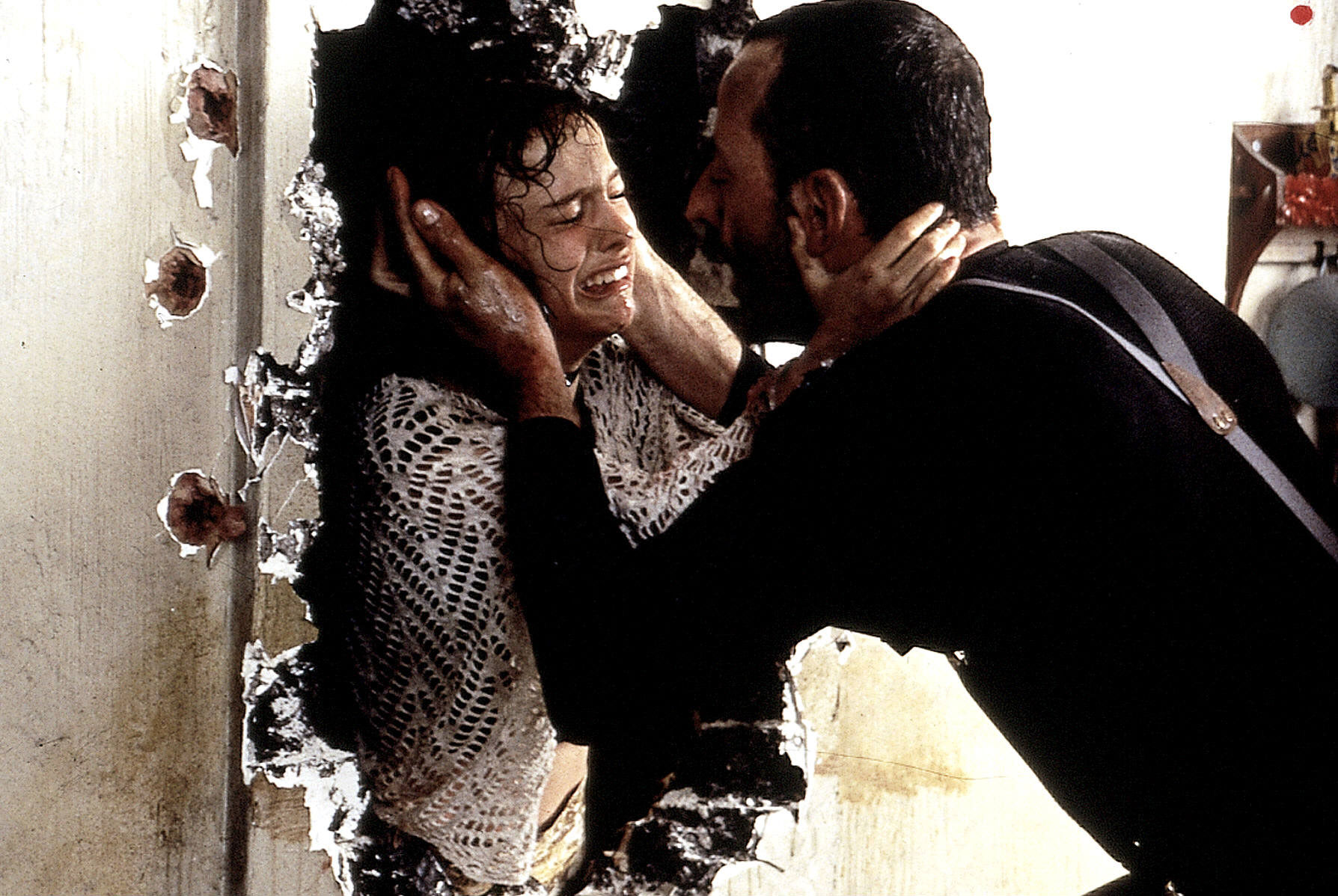 Jean Reno in a scene of violence HD Wallpaper