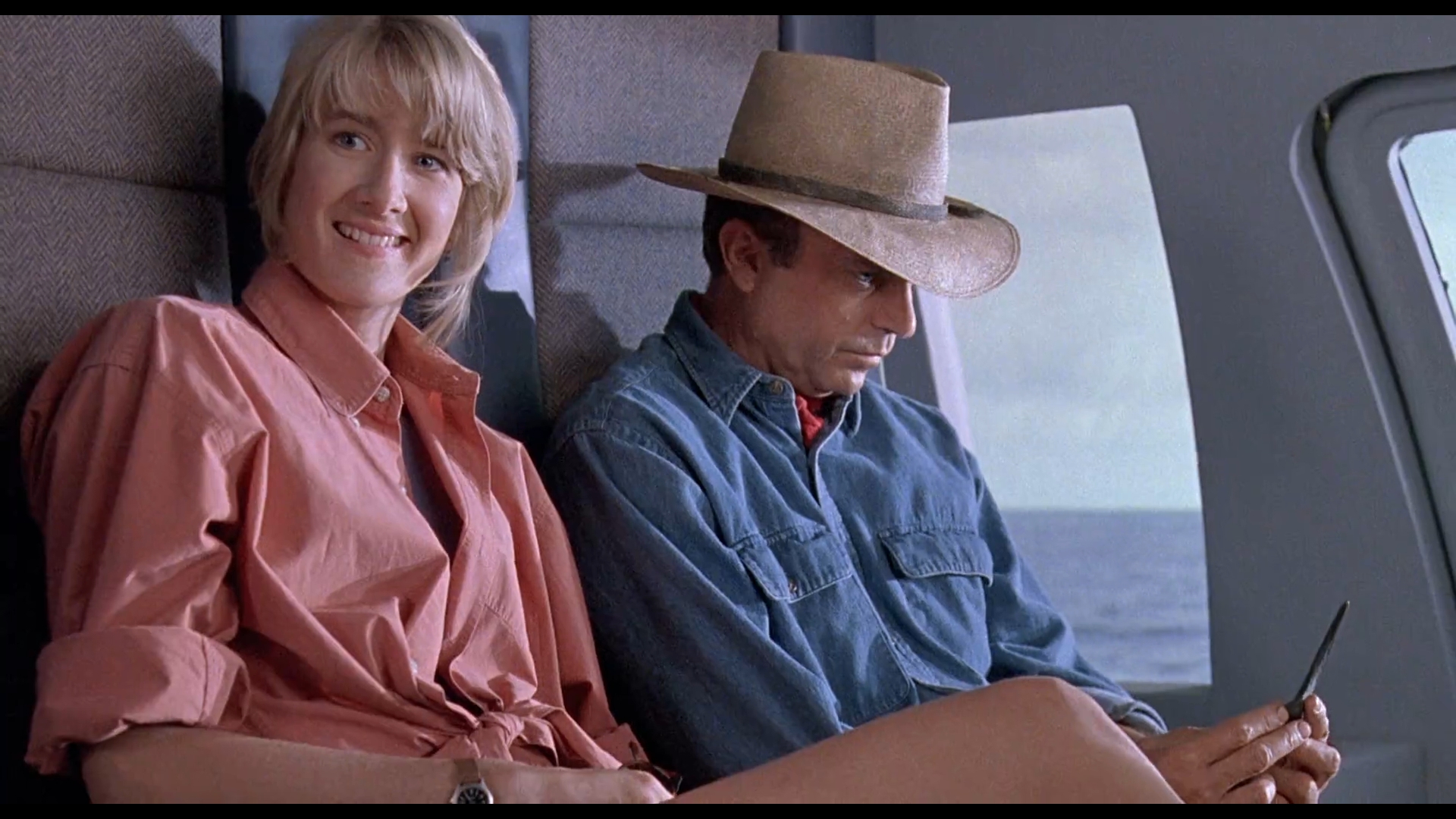 Laura Dern and Sam Neill in Jurassic Park HD Wallpaper